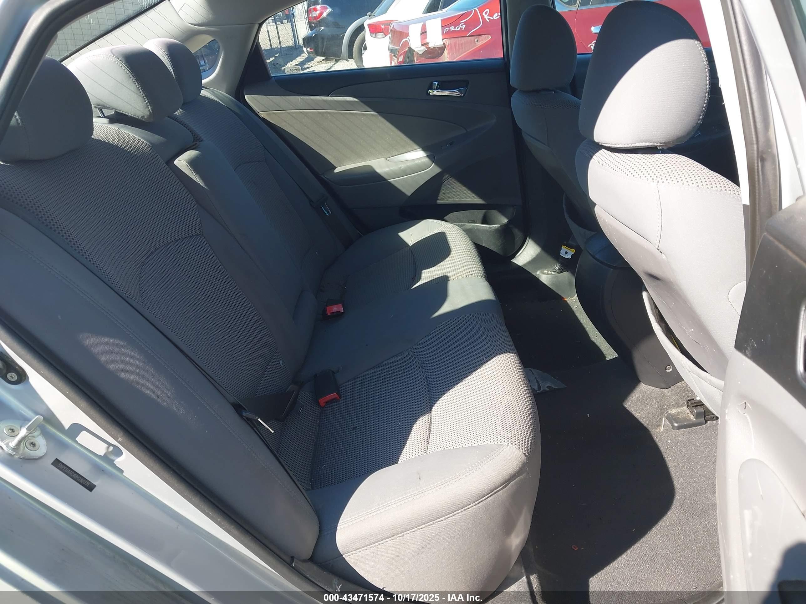 HYUNDAI SONATA image 8