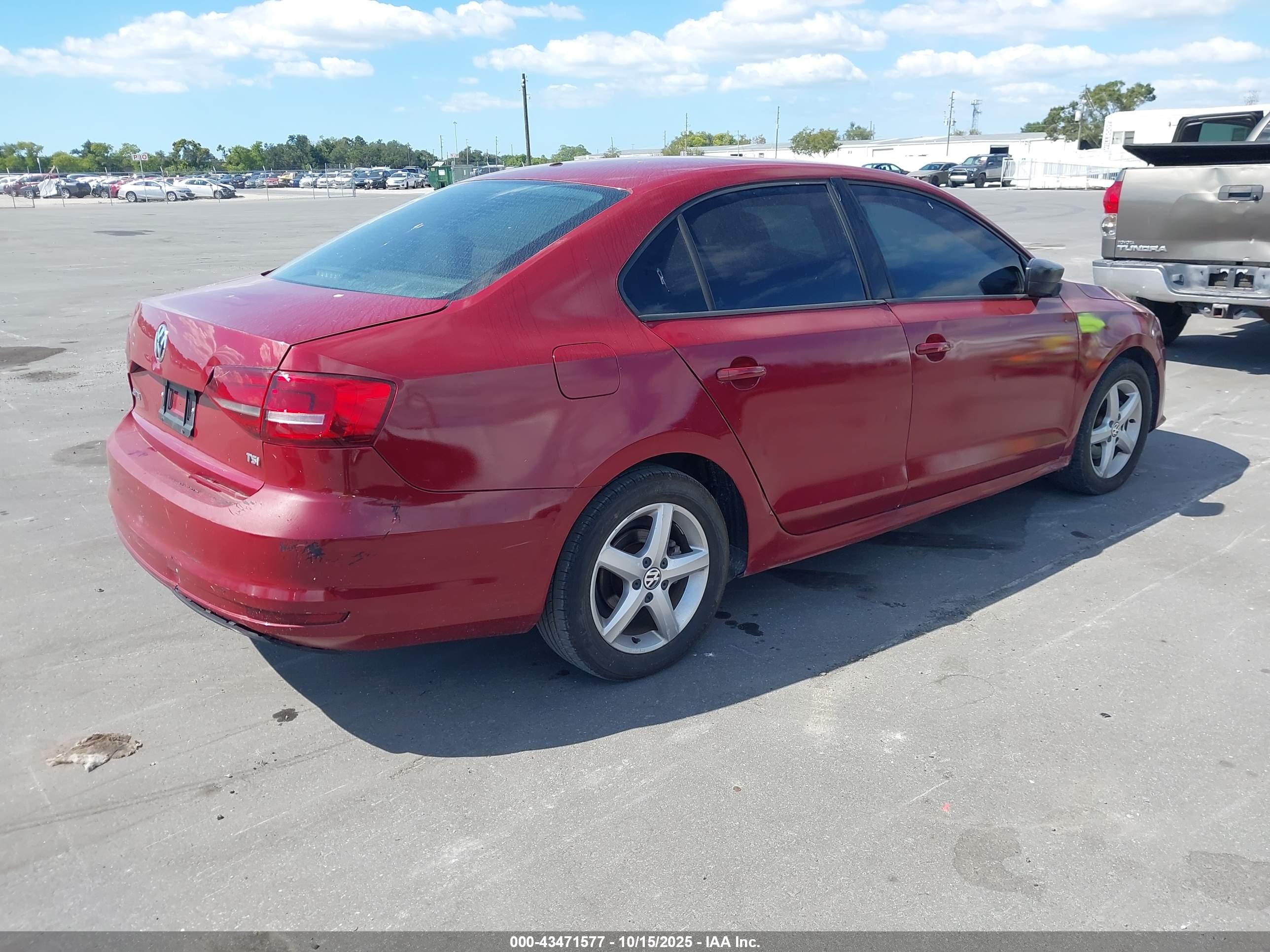 VOLKSWAGEN JETTA image 4