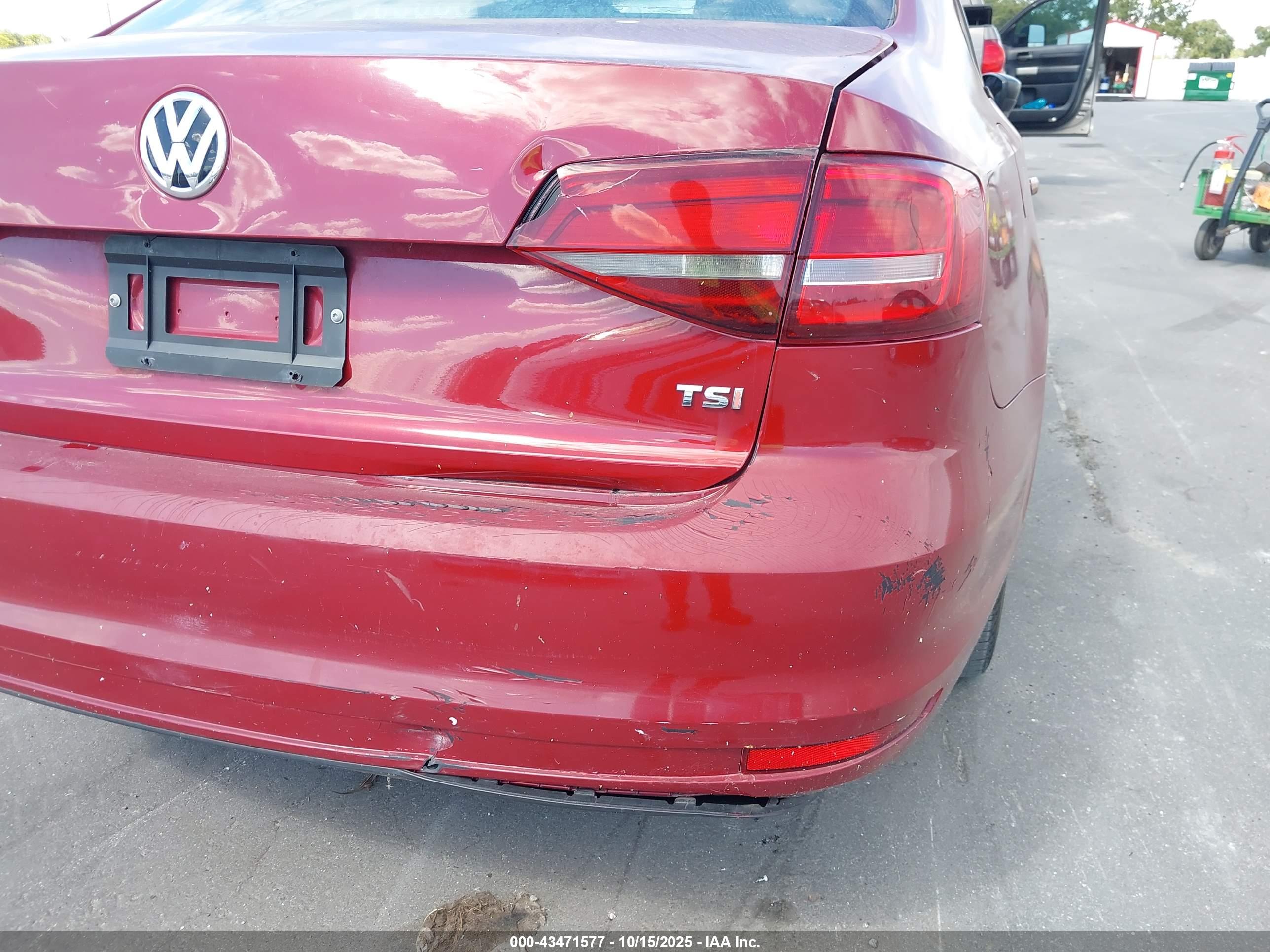 VOLKSWAGEN JETTA image 6