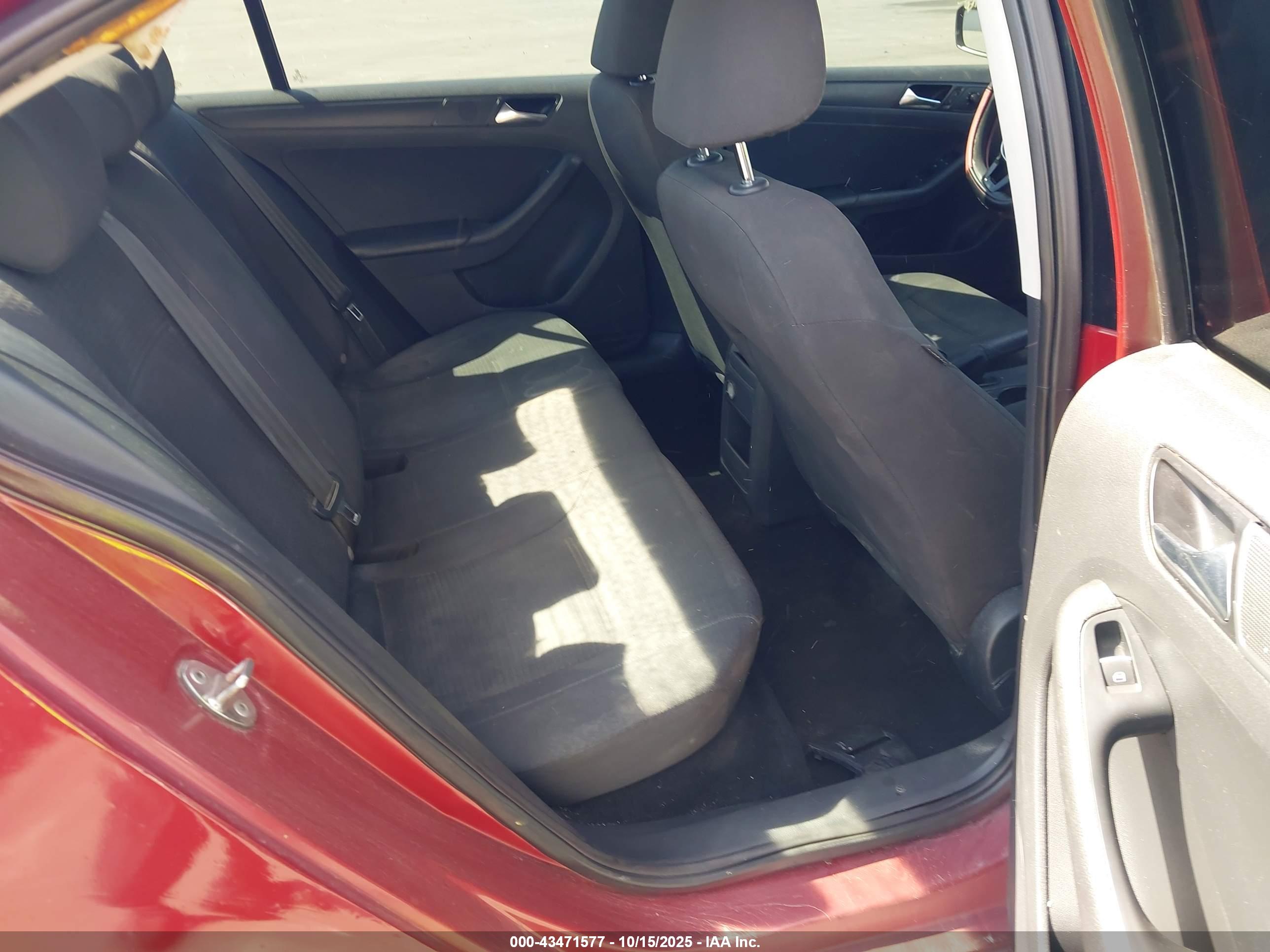VOLKSWAGEN JETTA image 8