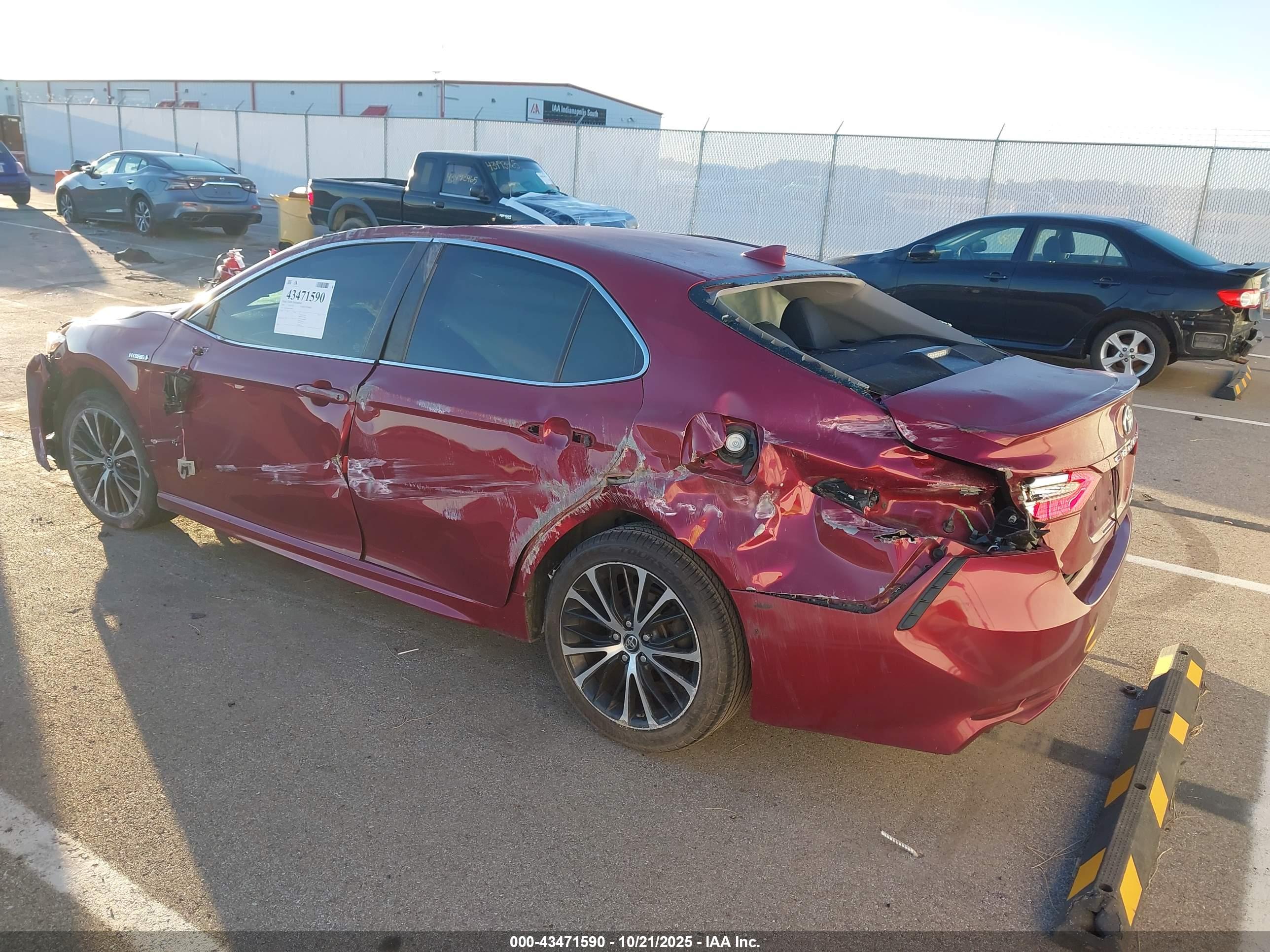 TOYOTA CAMRY image 3