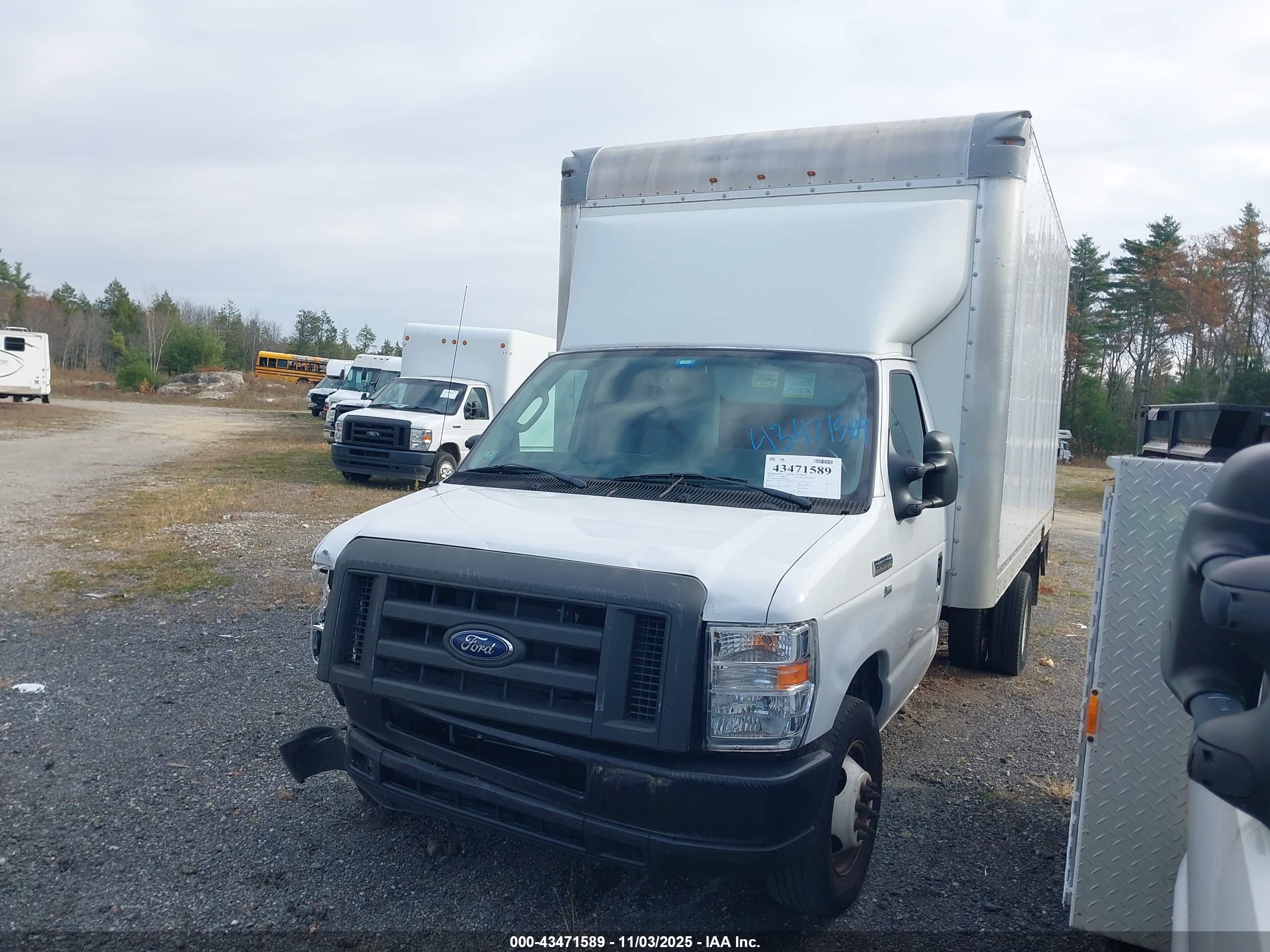 FORD E-350 image 2