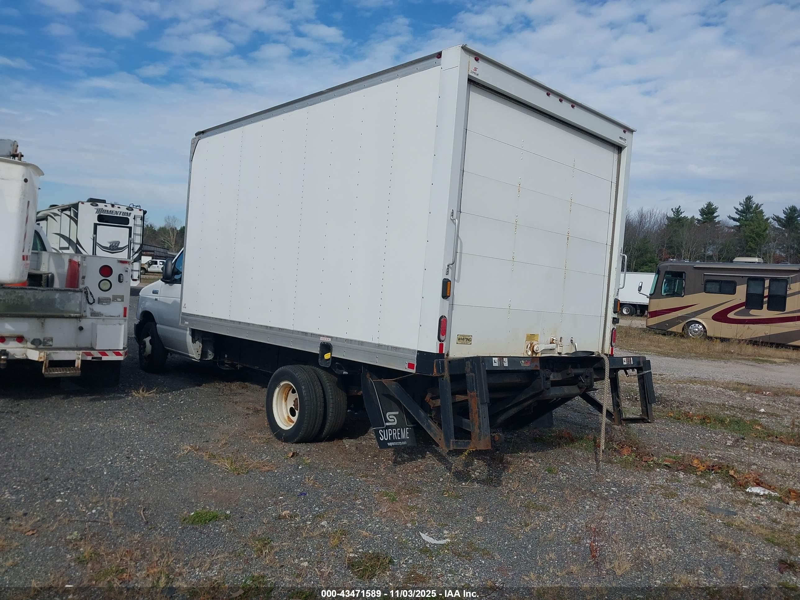 FORD E-350 image 3