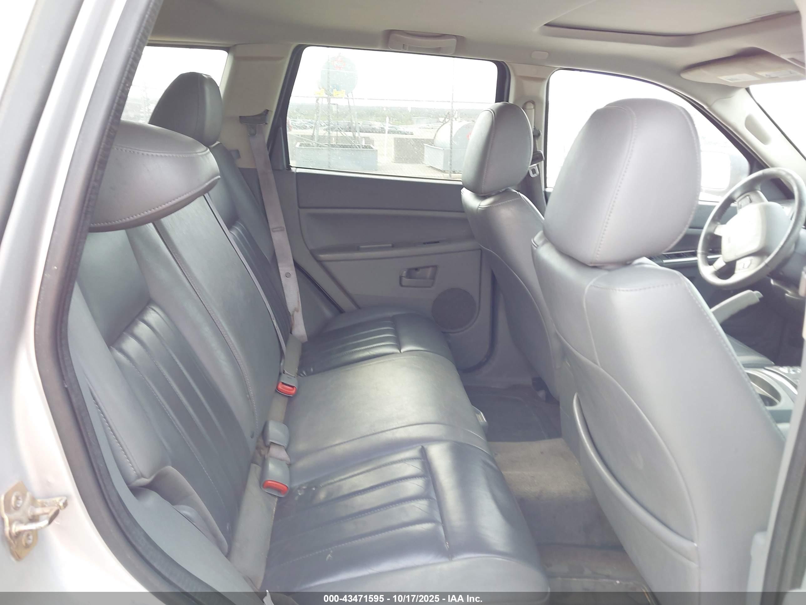 JEEP GRAND image 8