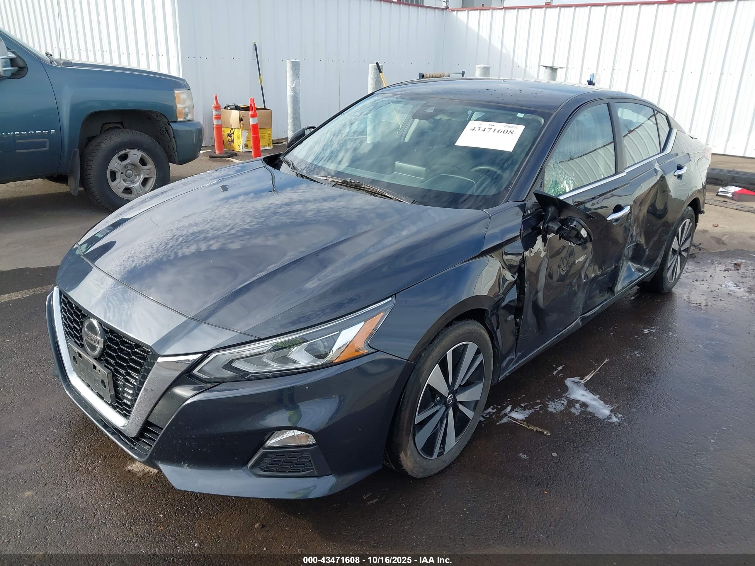 NISSAN ALTIMA image 2