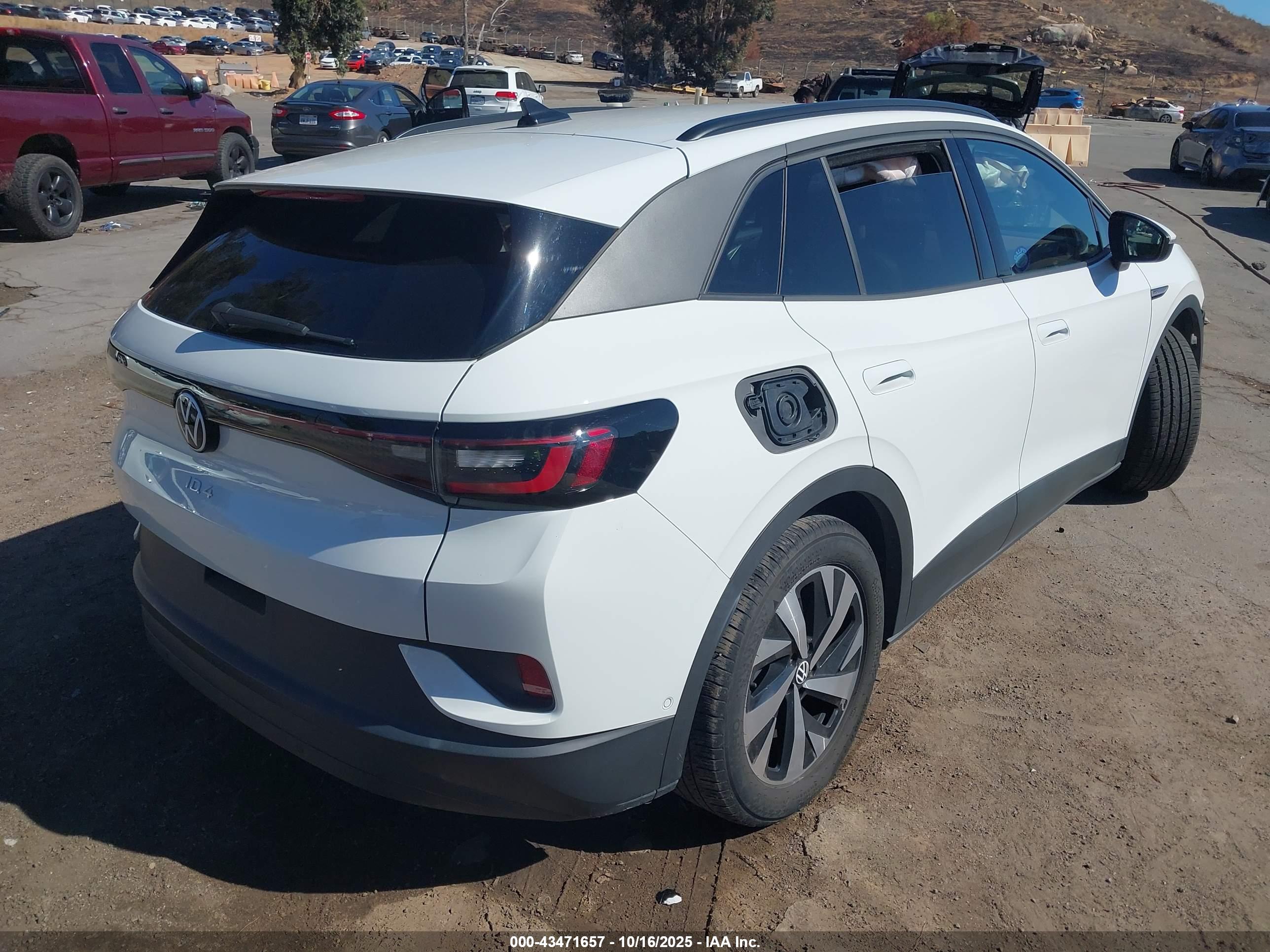 VOLKSWAGEN ID.4 image 4