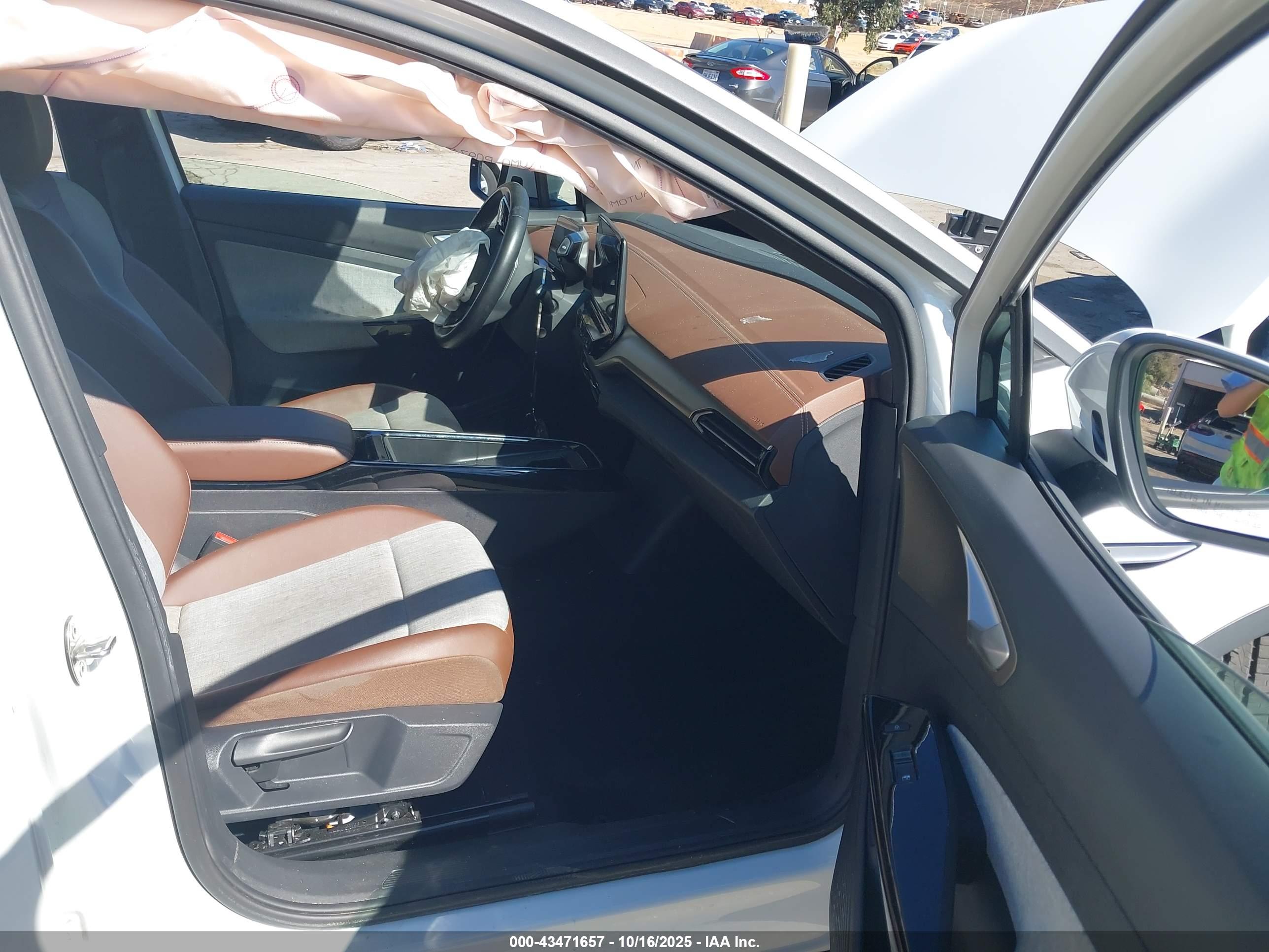 VOLKSWAGEN ID.4 image 5