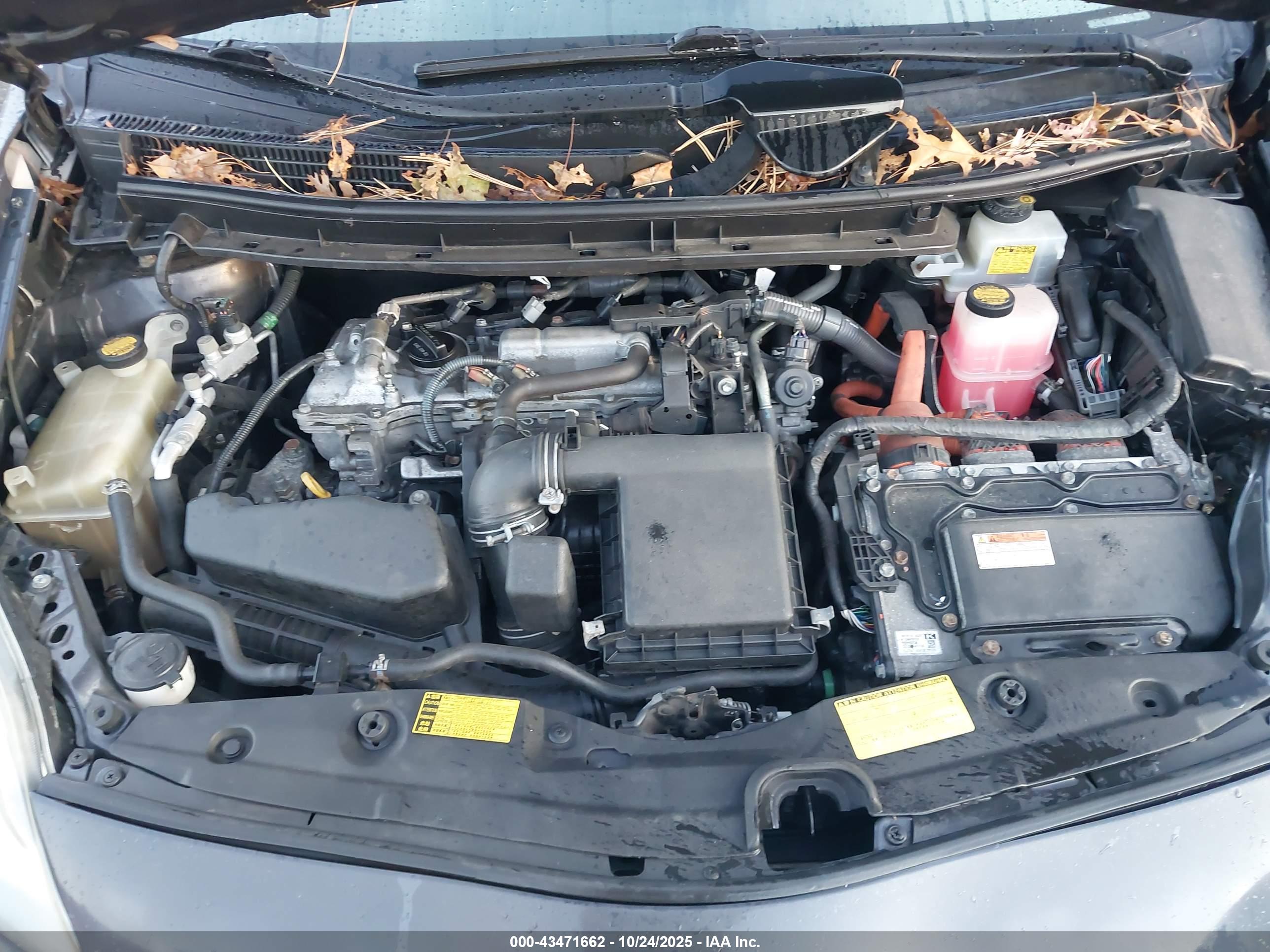 TOYOTA PRIUS image 10