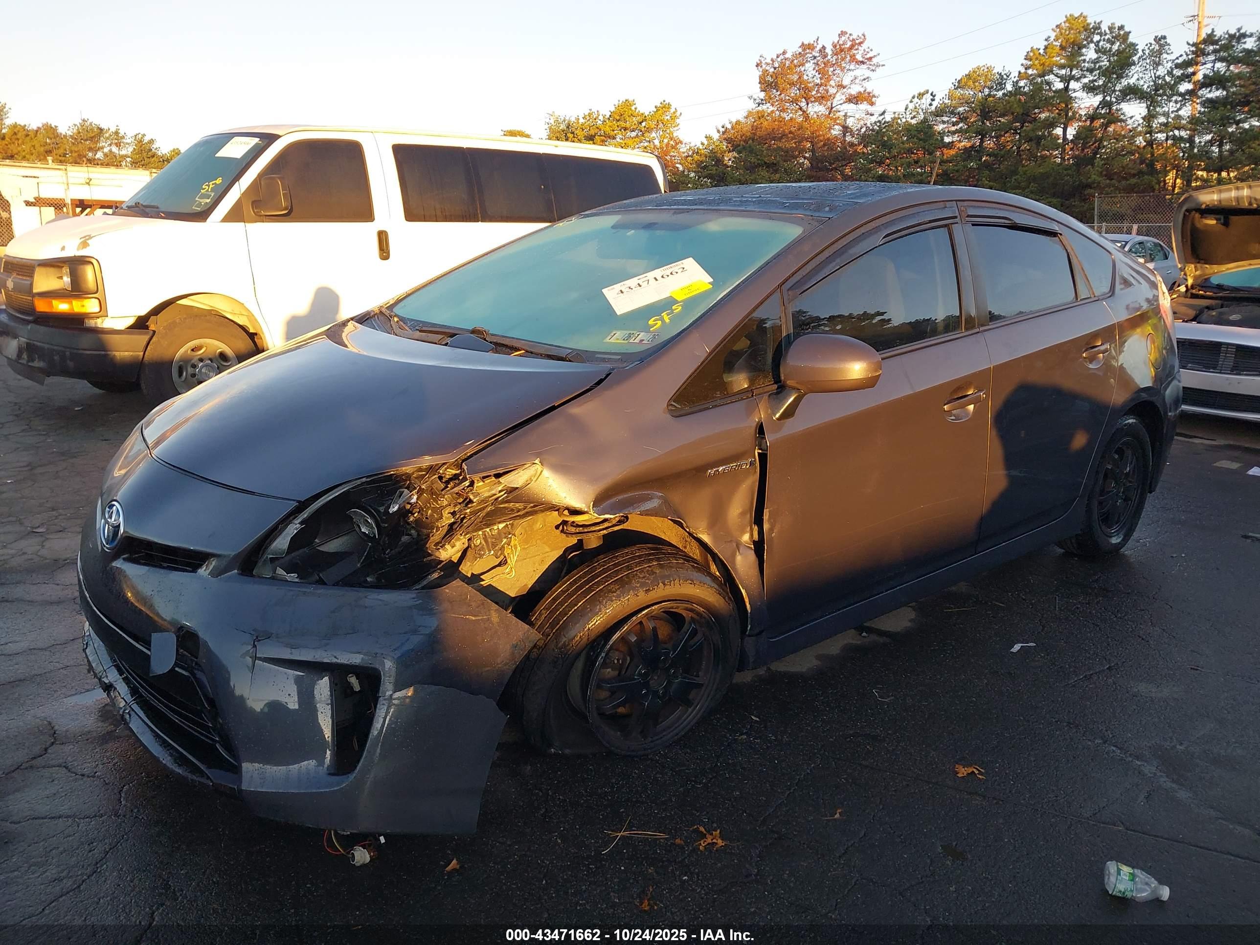 TOYOTA PRIUS image 2