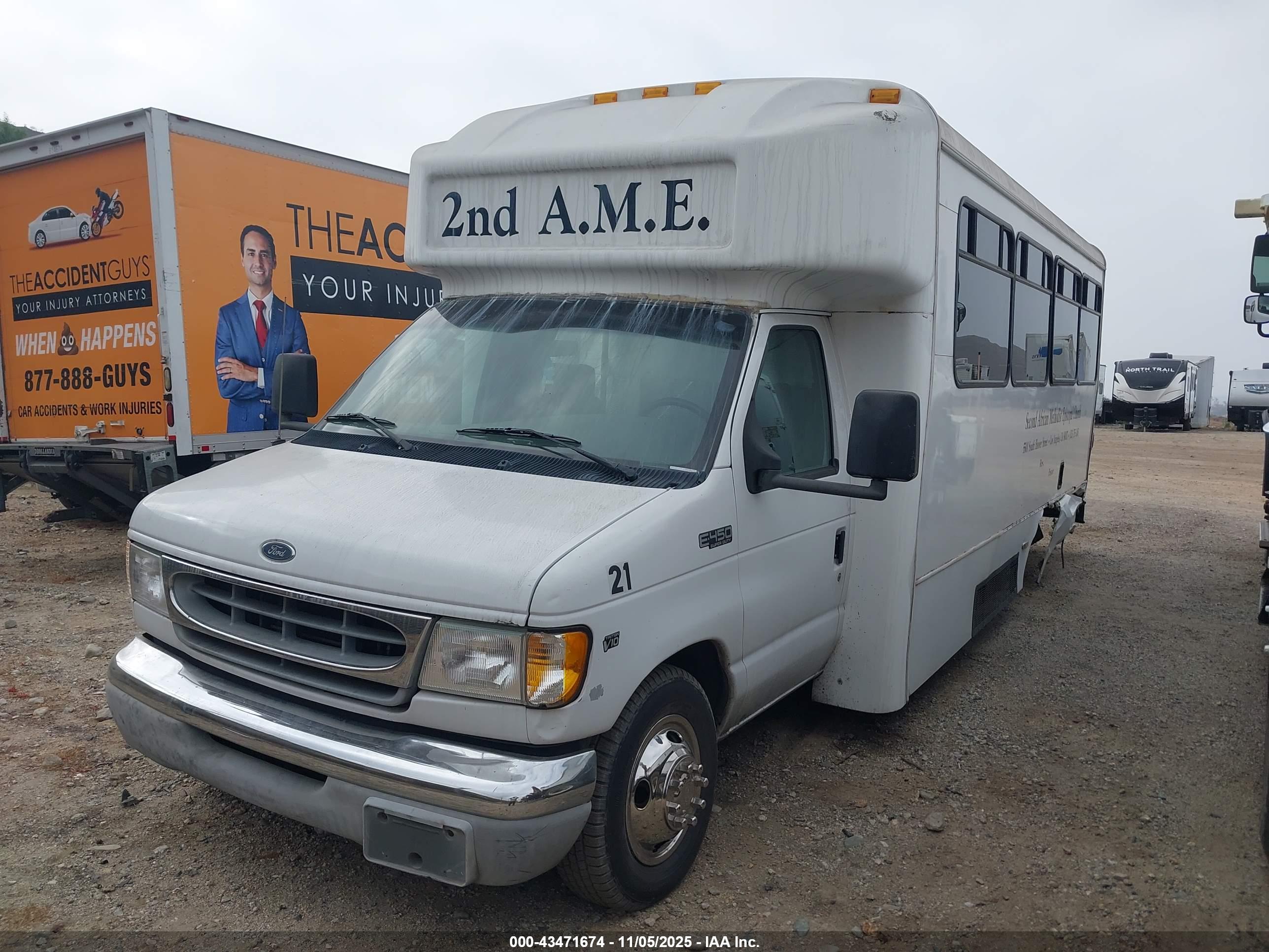 FORD E-450 image 2