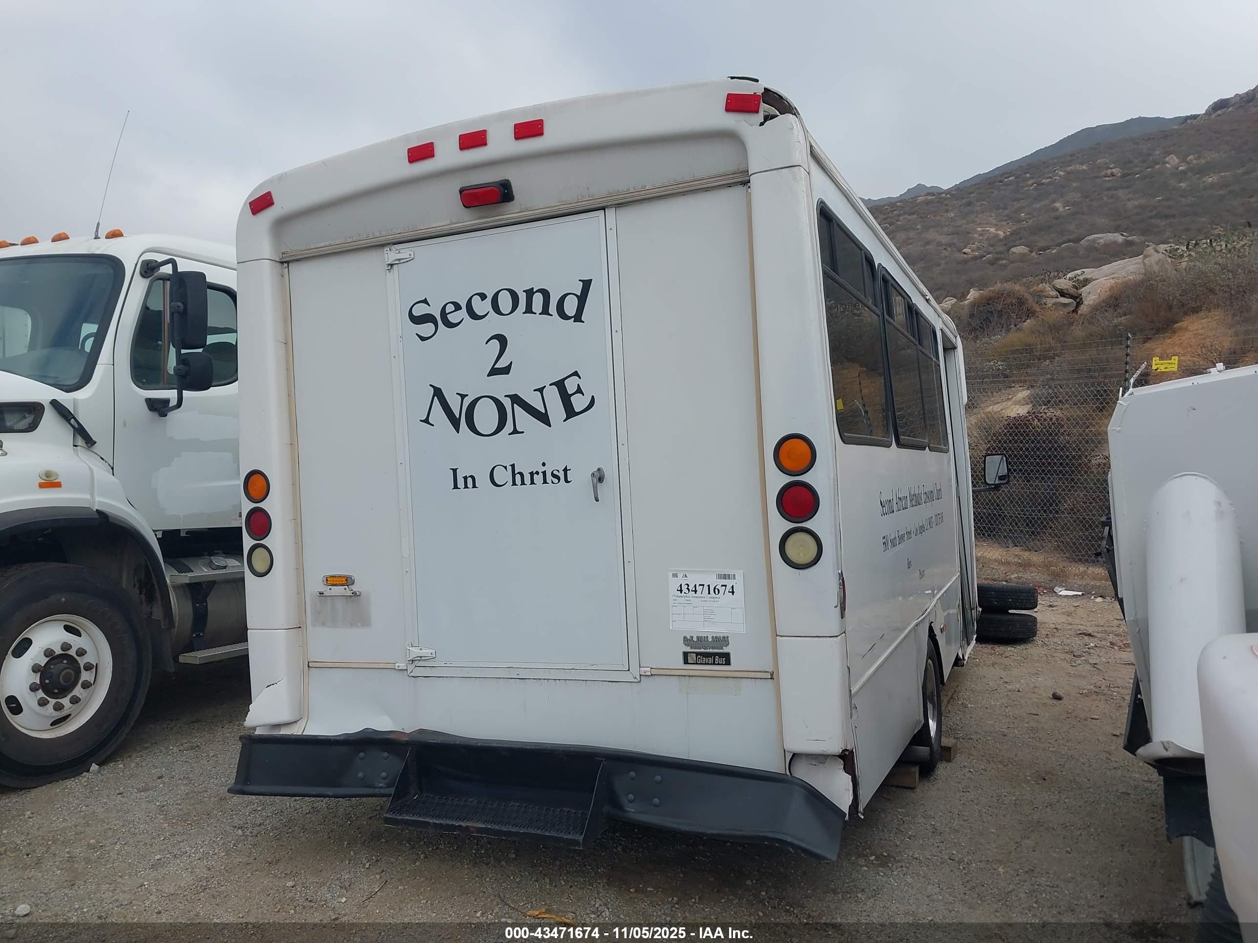 FORD E-450 image 4