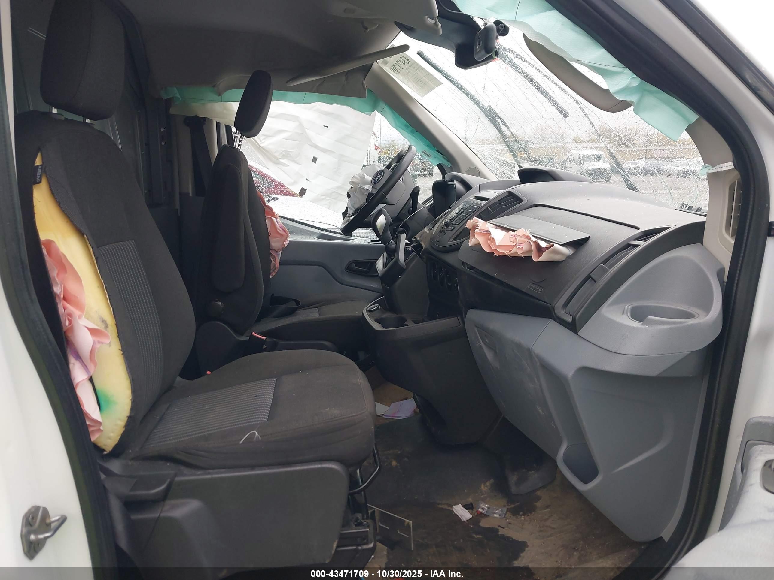 FORD TRANSIT-150 image 5