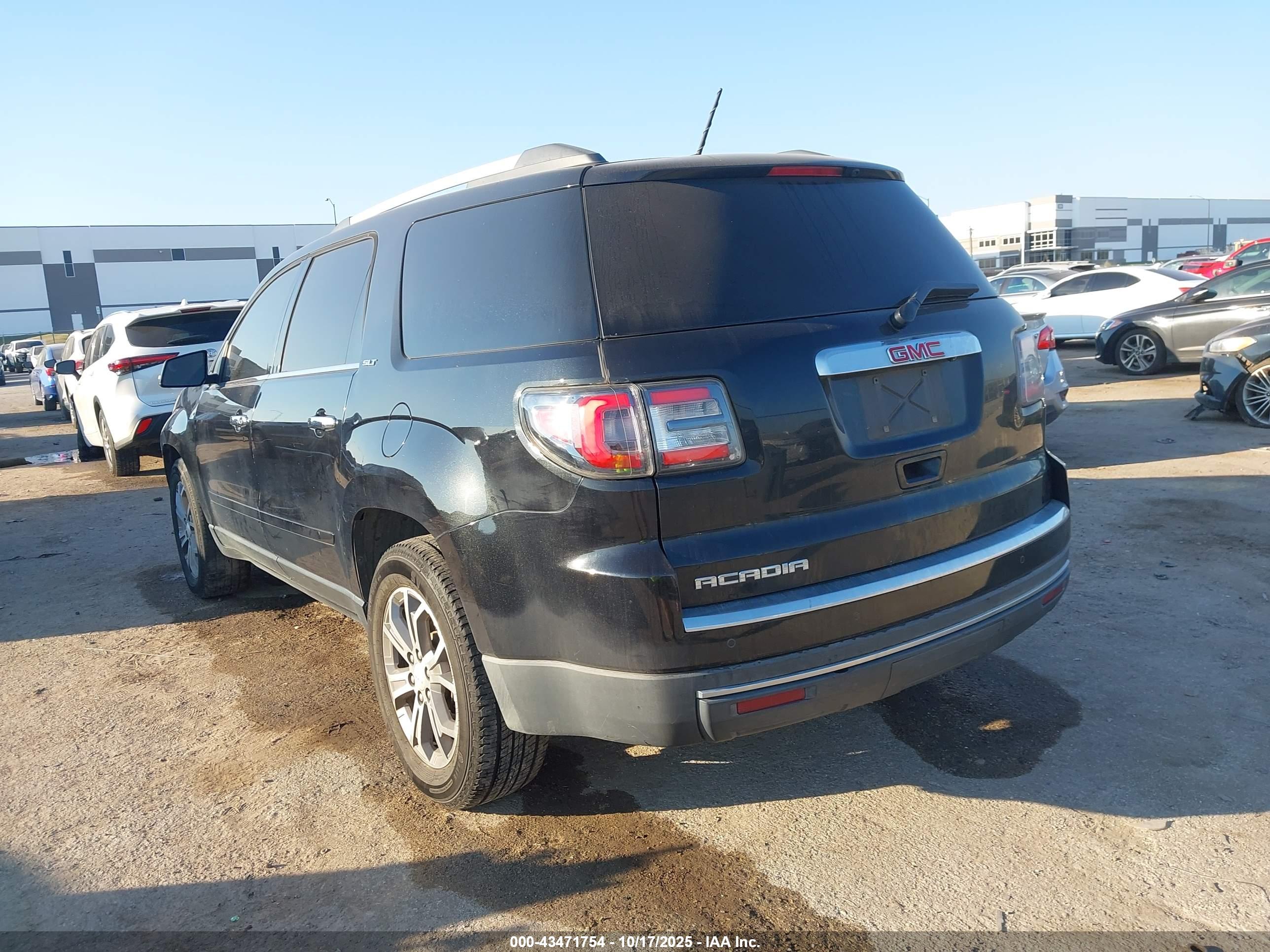 GMC ACADIA image 3