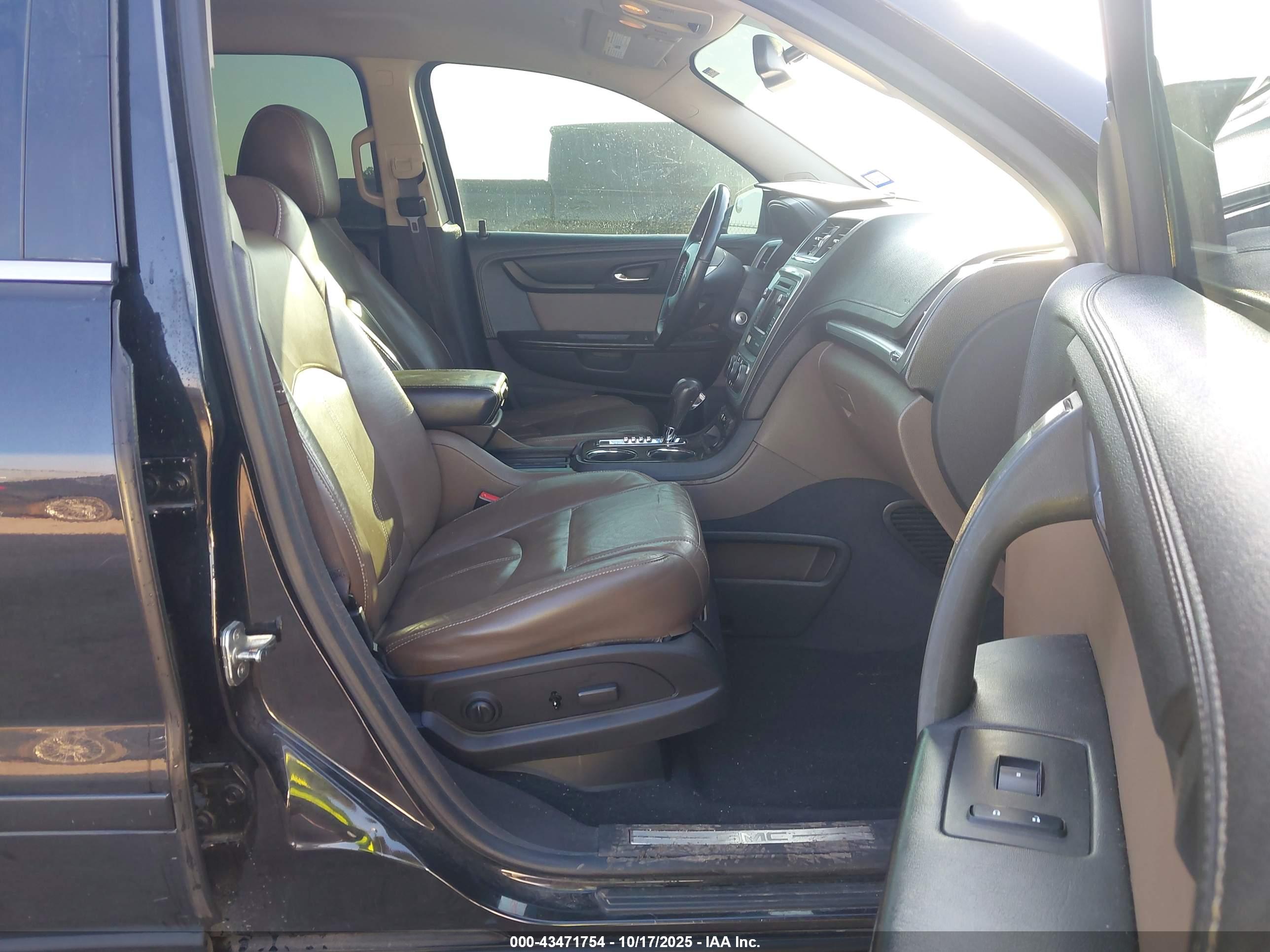 GMC ACADIA image 5