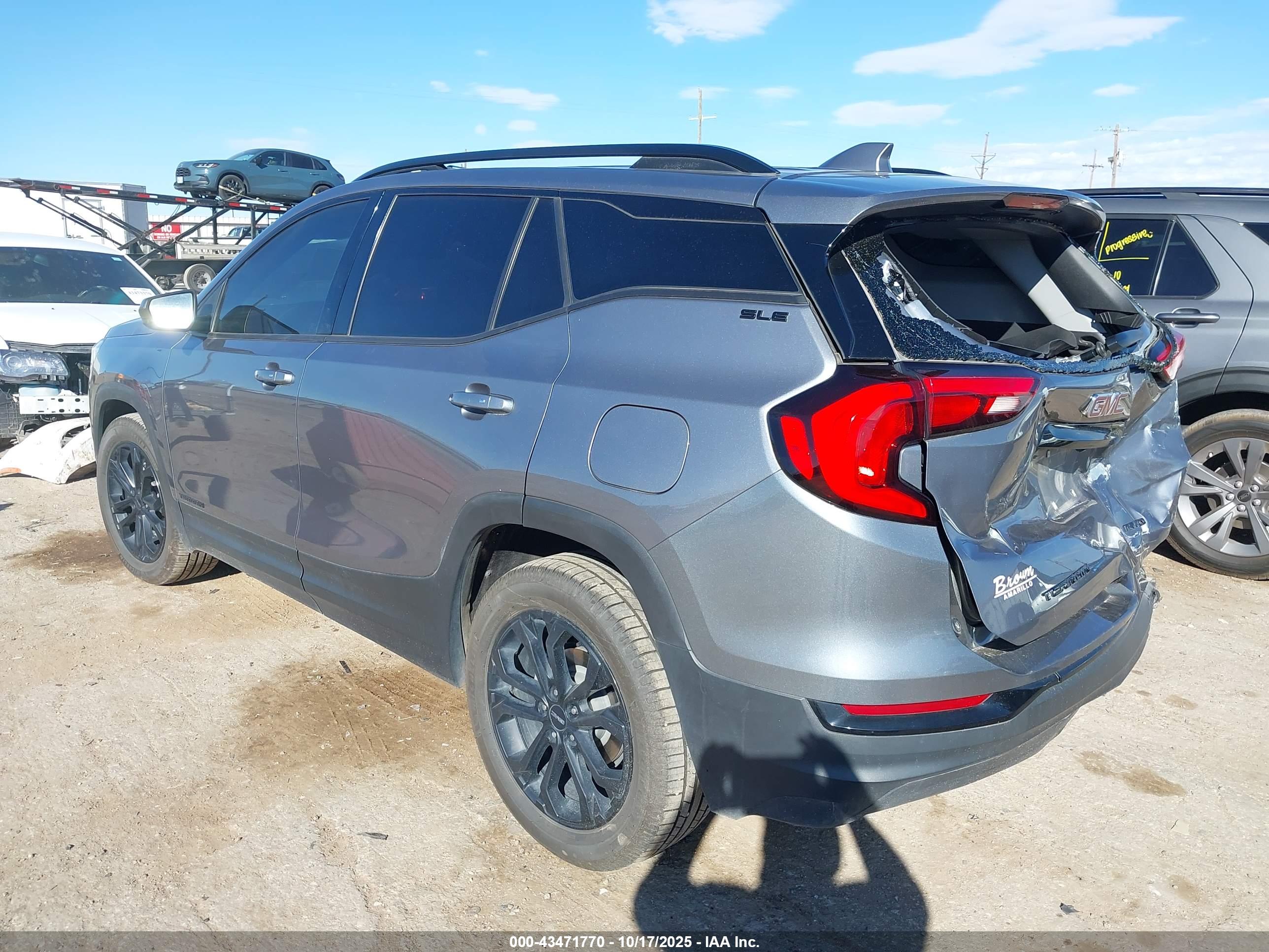 GMC TERRAIN image 3