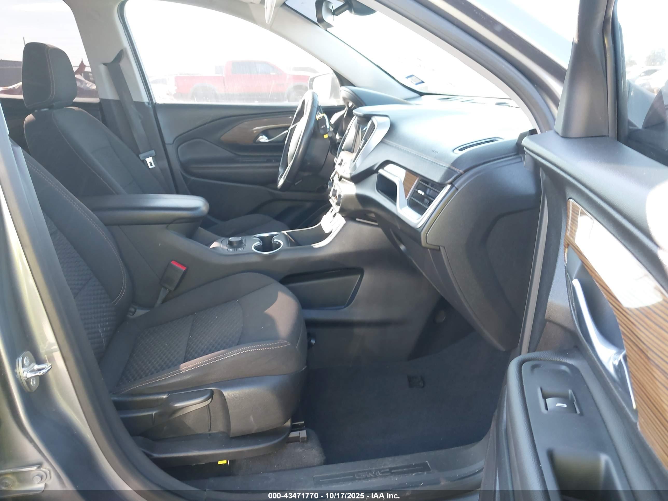 GMC TERRAIN image 5