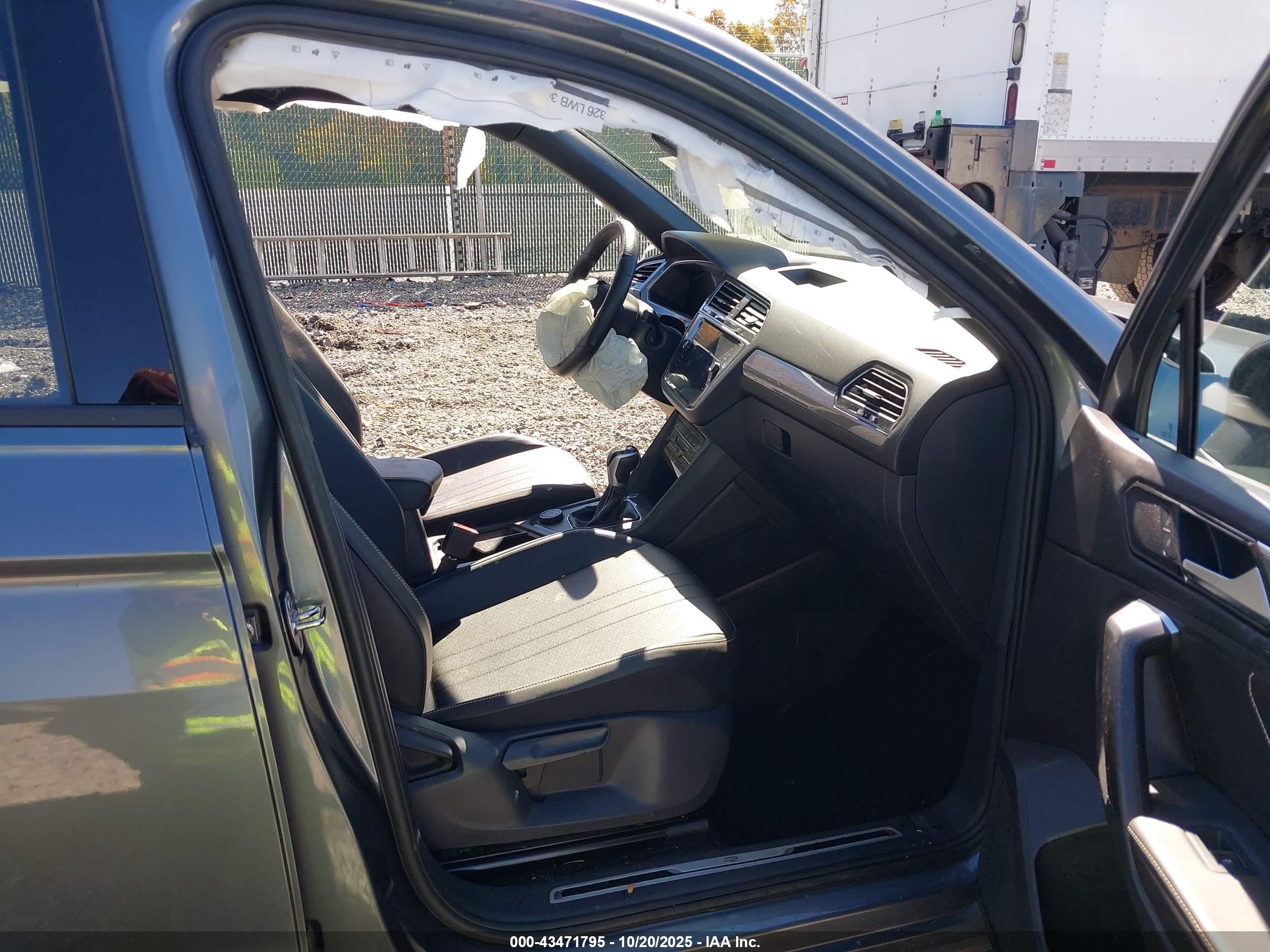 VOLKSWAGEN TIGUAN image 5