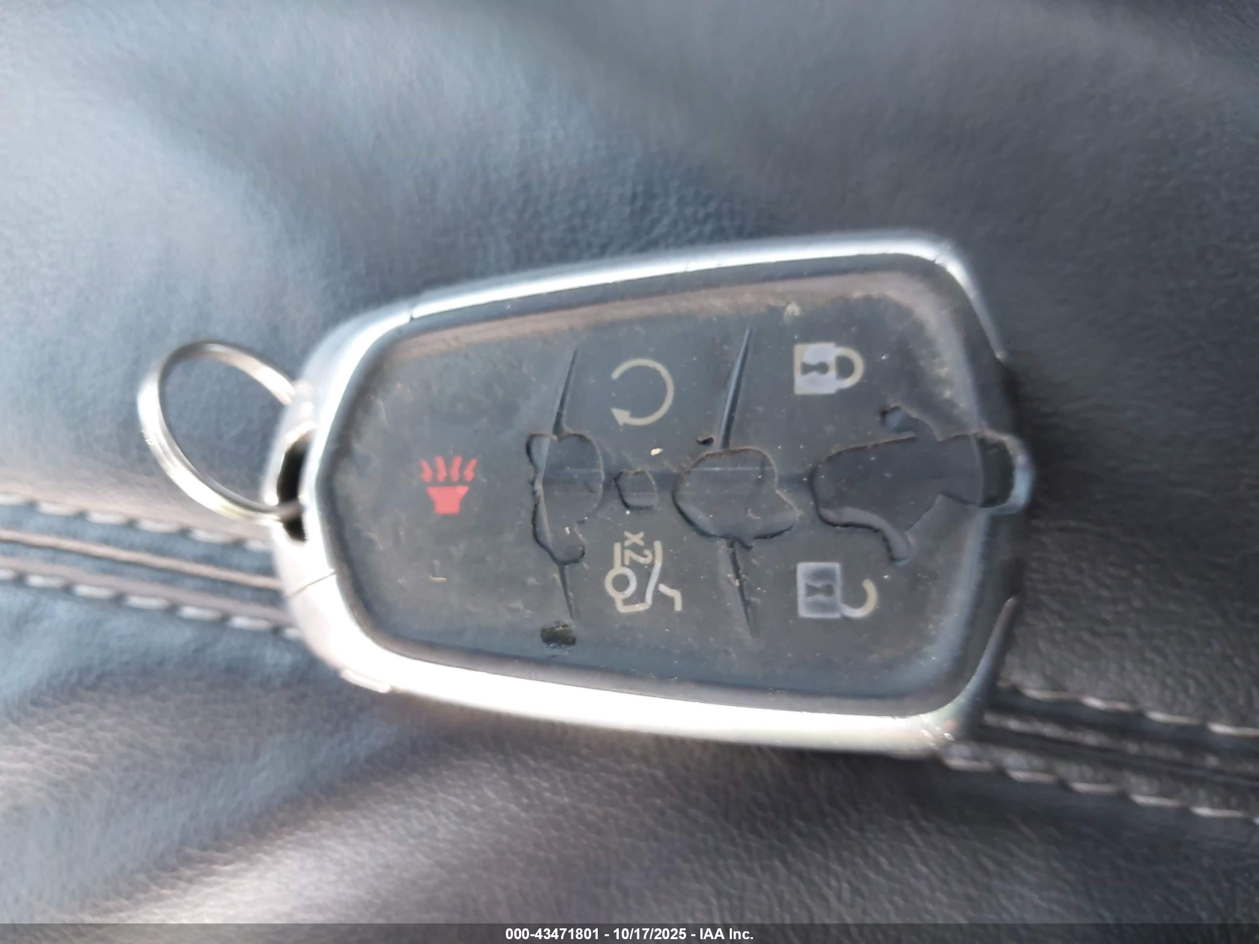 CADILLAC XTS image 11