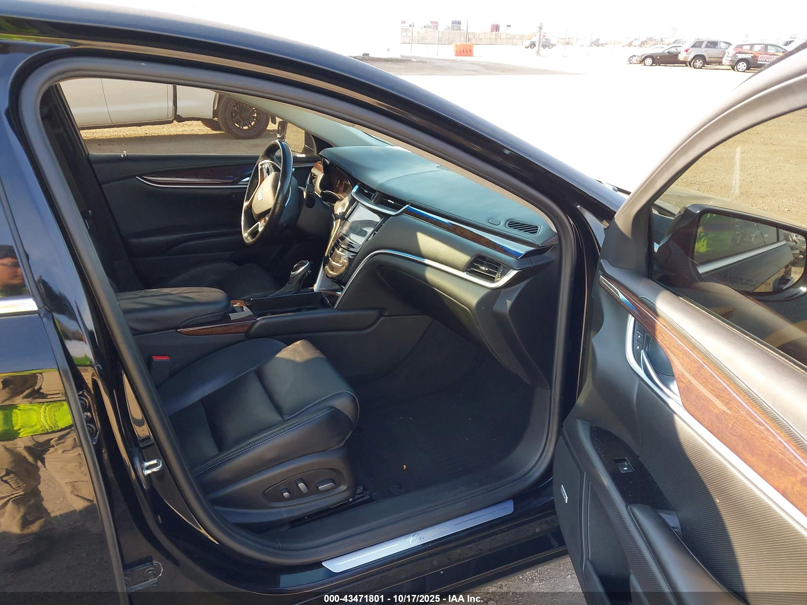 CADILLAC XTS image 5