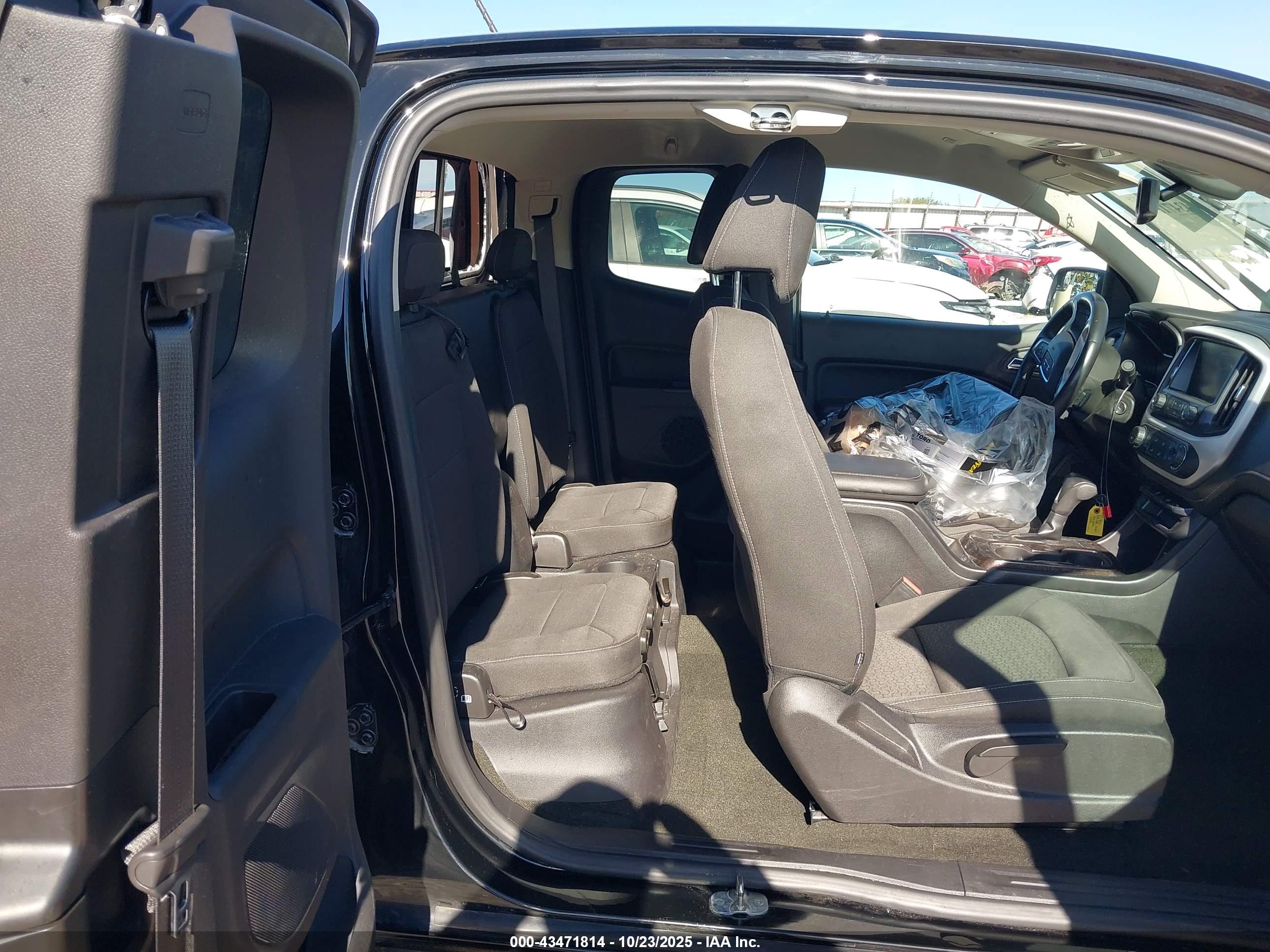 GMC CANYON image 8