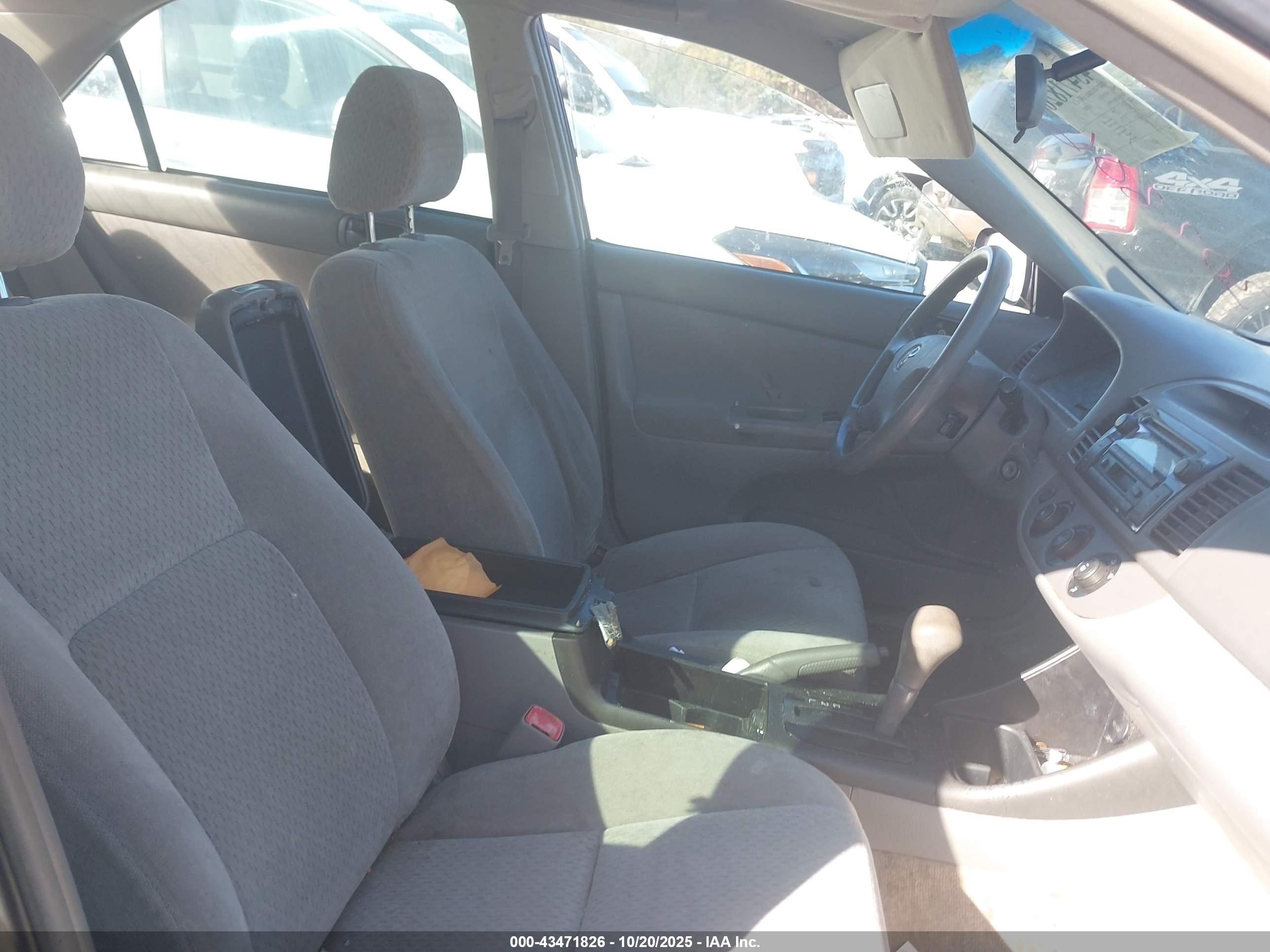 TOYOTA CAMRY image 5