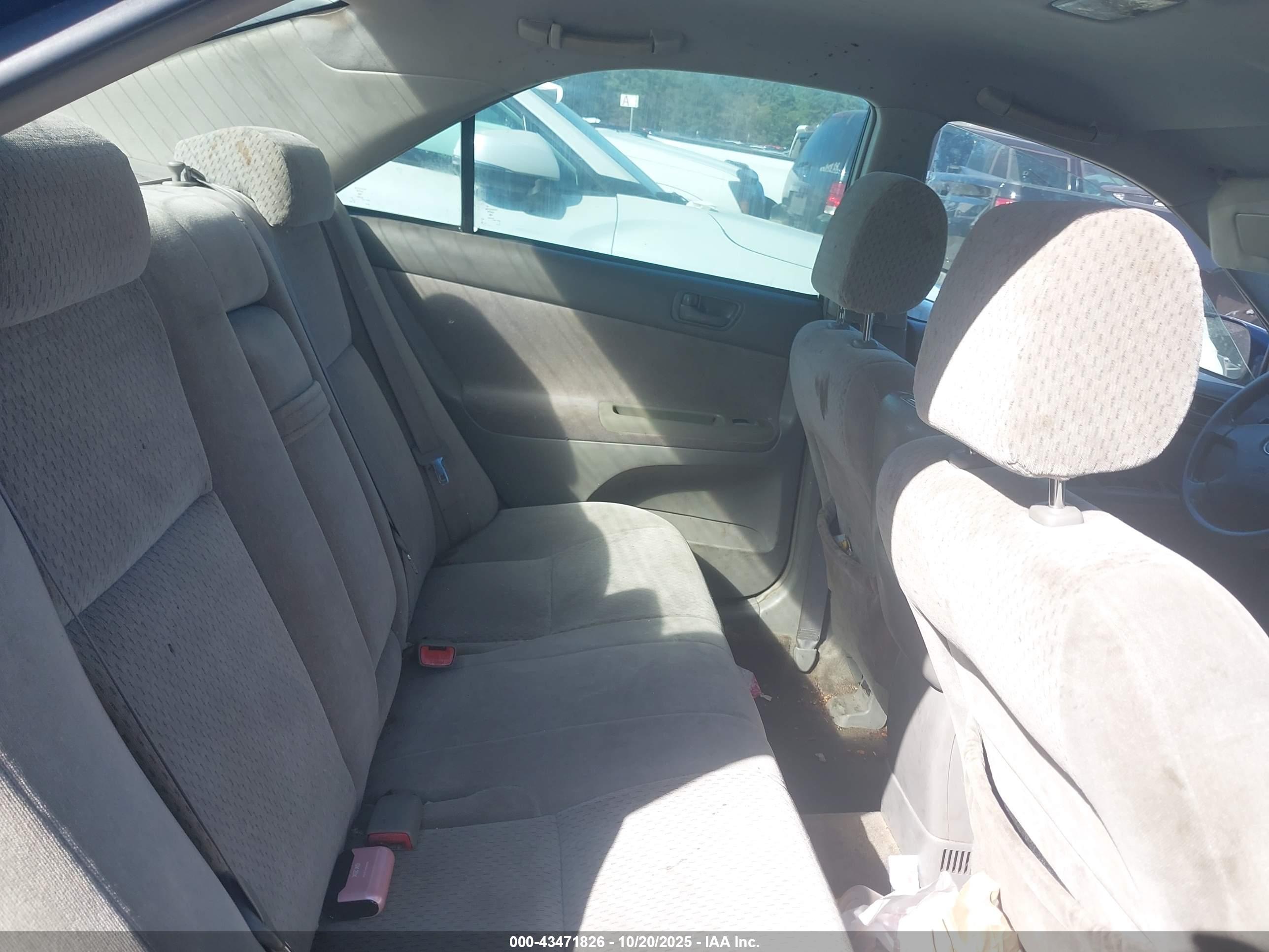 TOYOTA CAMRY image 8