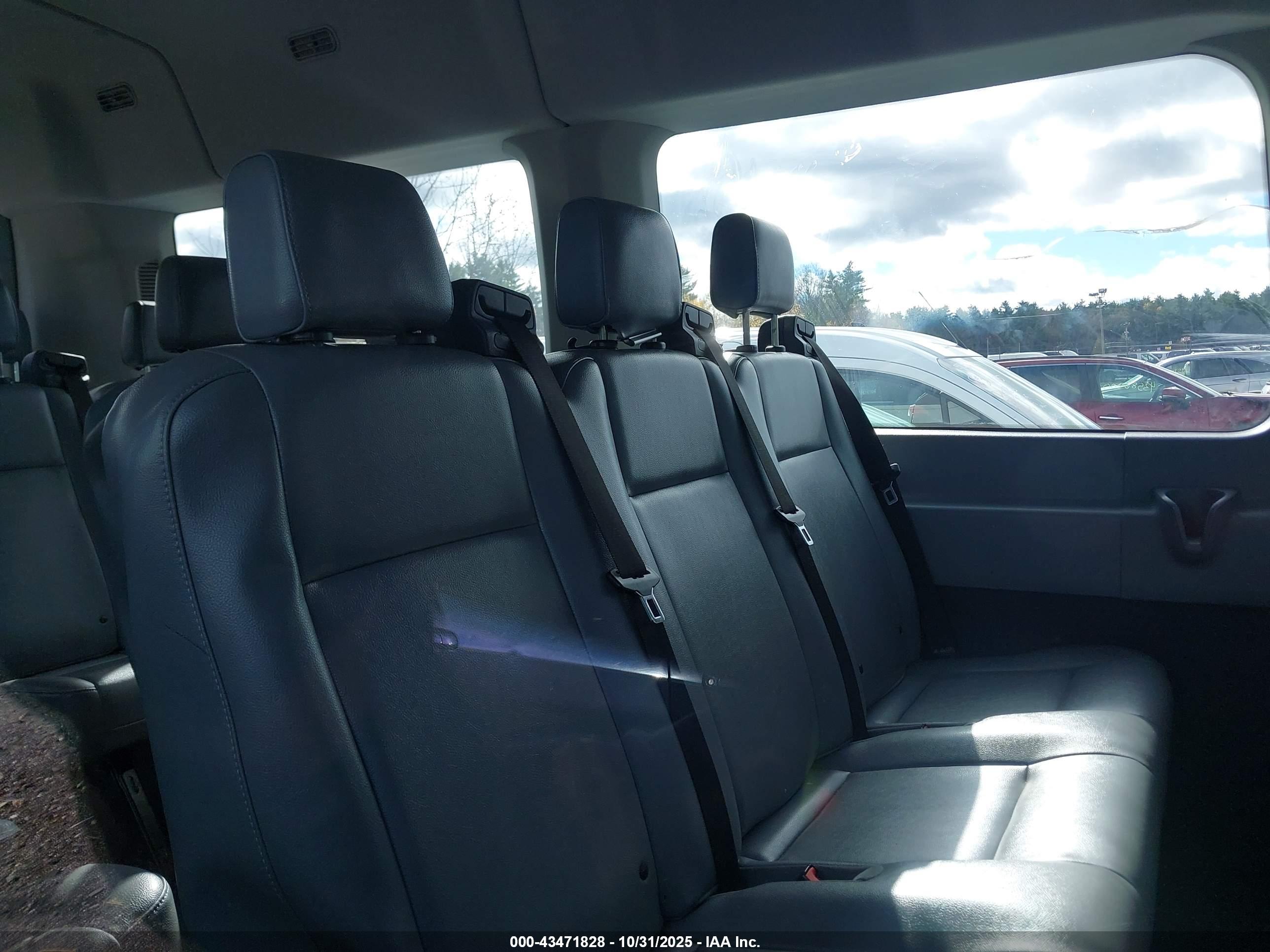 FORD TRANSIT-350 image 8
