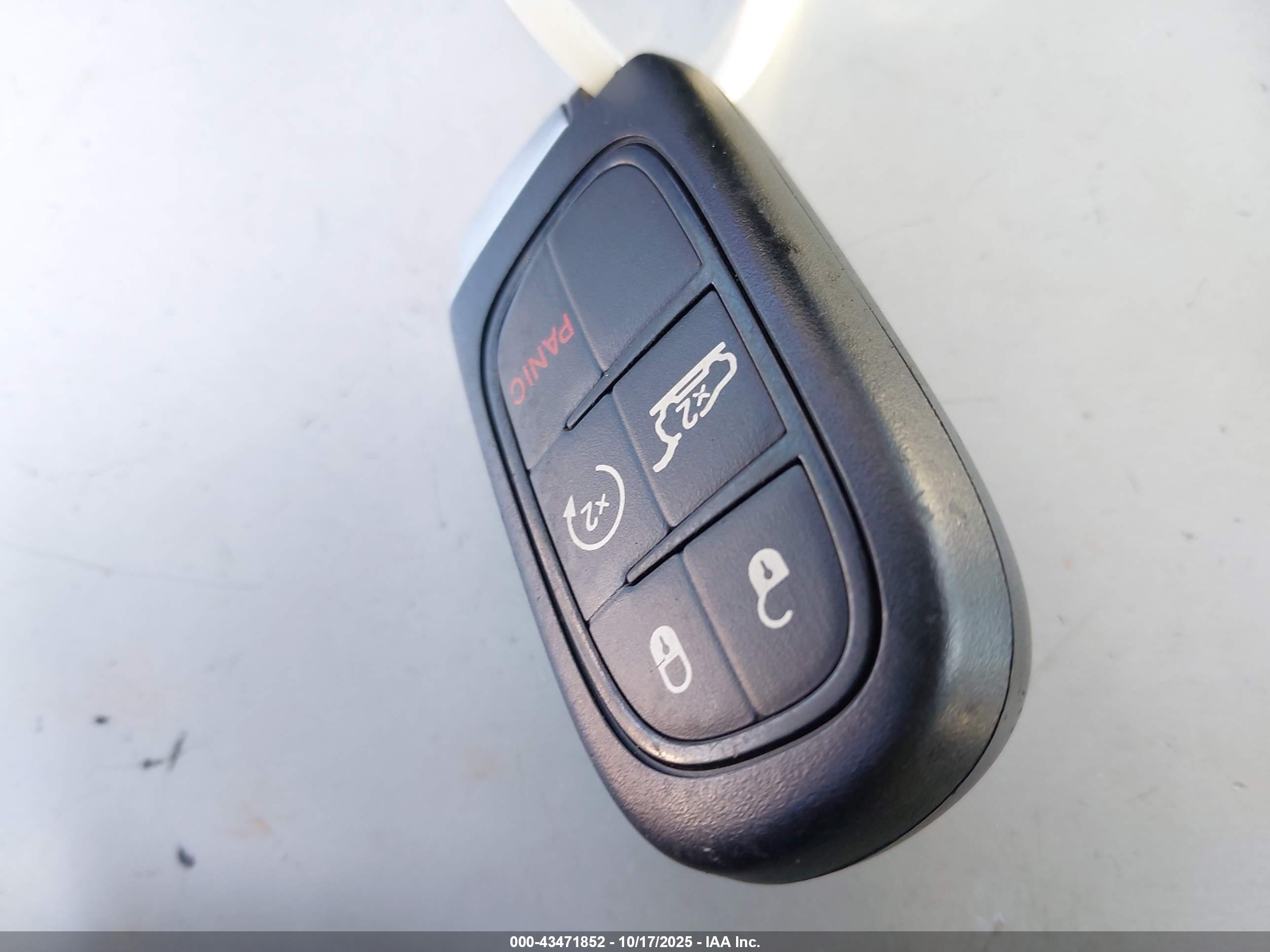 JEEP CHEROKEE image 11