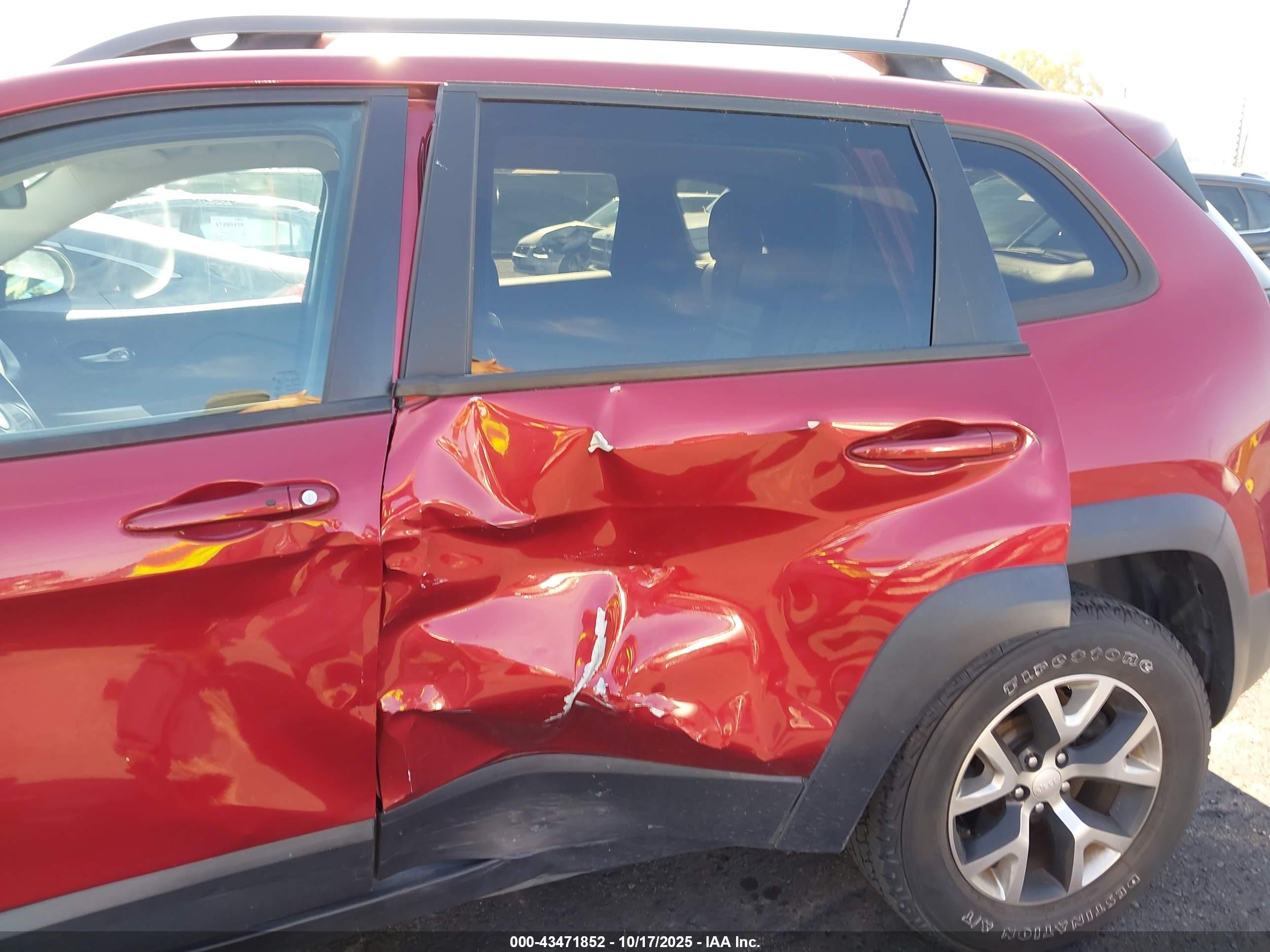 JEEP CHEROKEE image 6