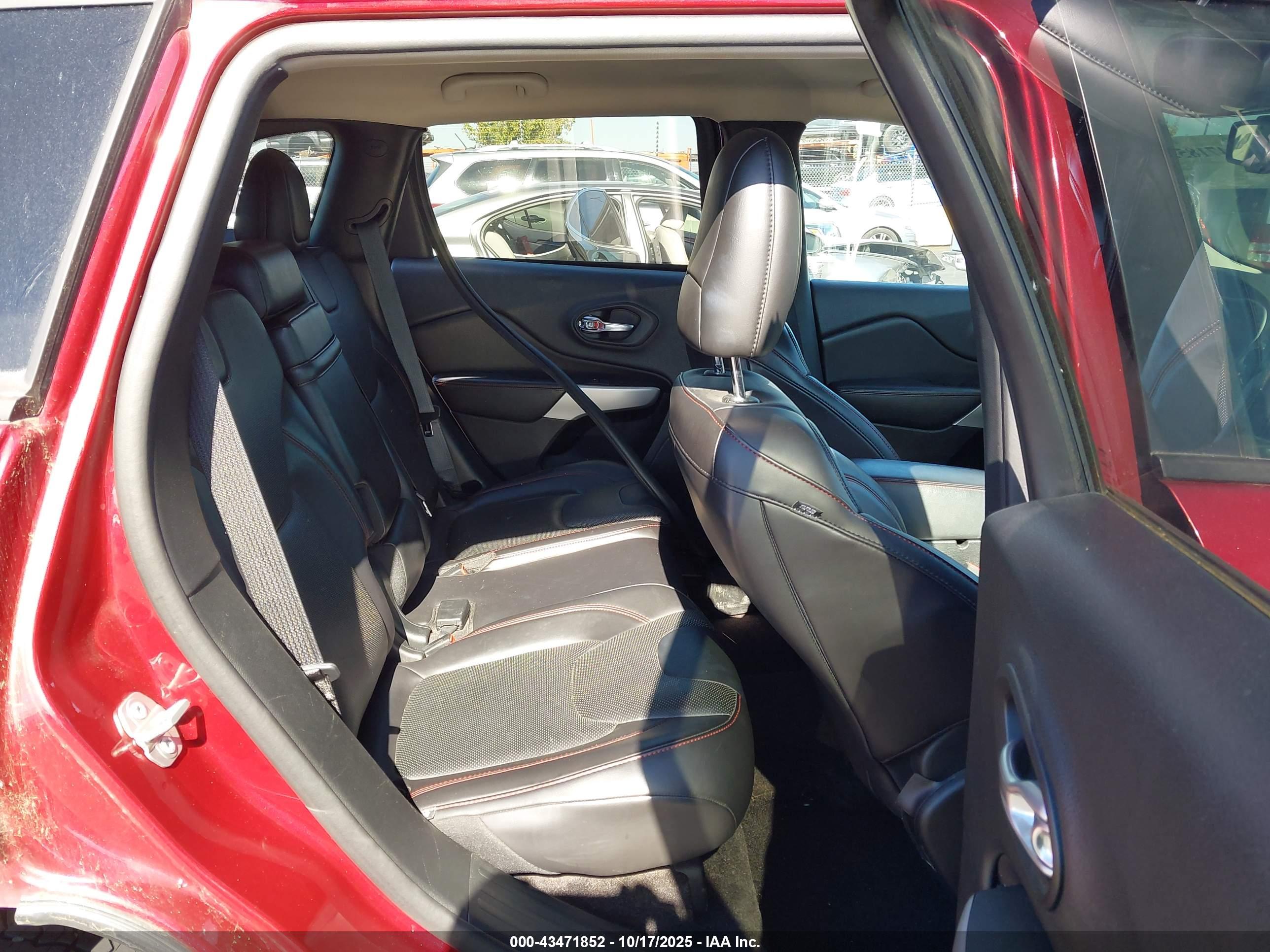JEEP CHEROKEE image 8