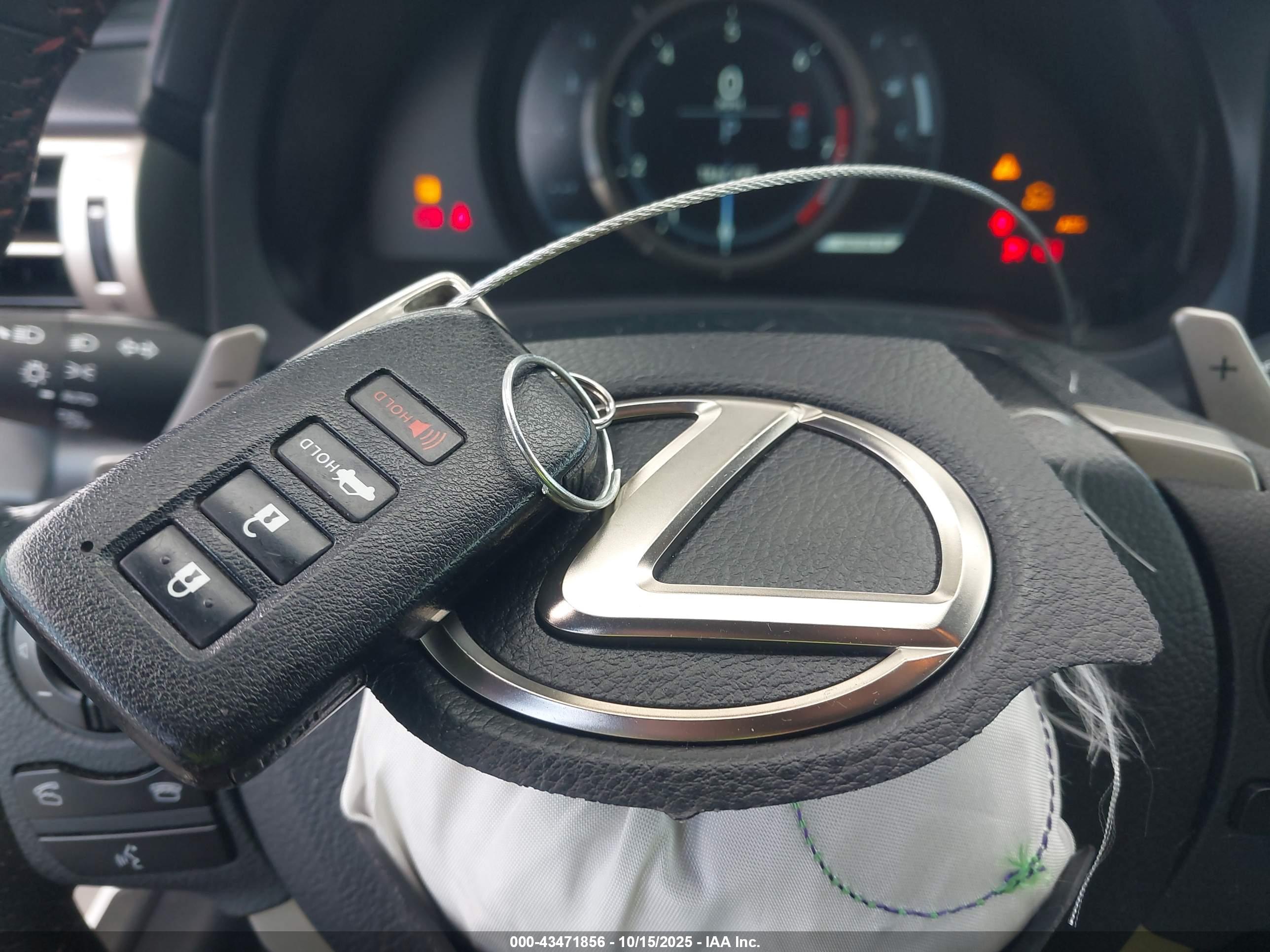 LEXUS IS image 11