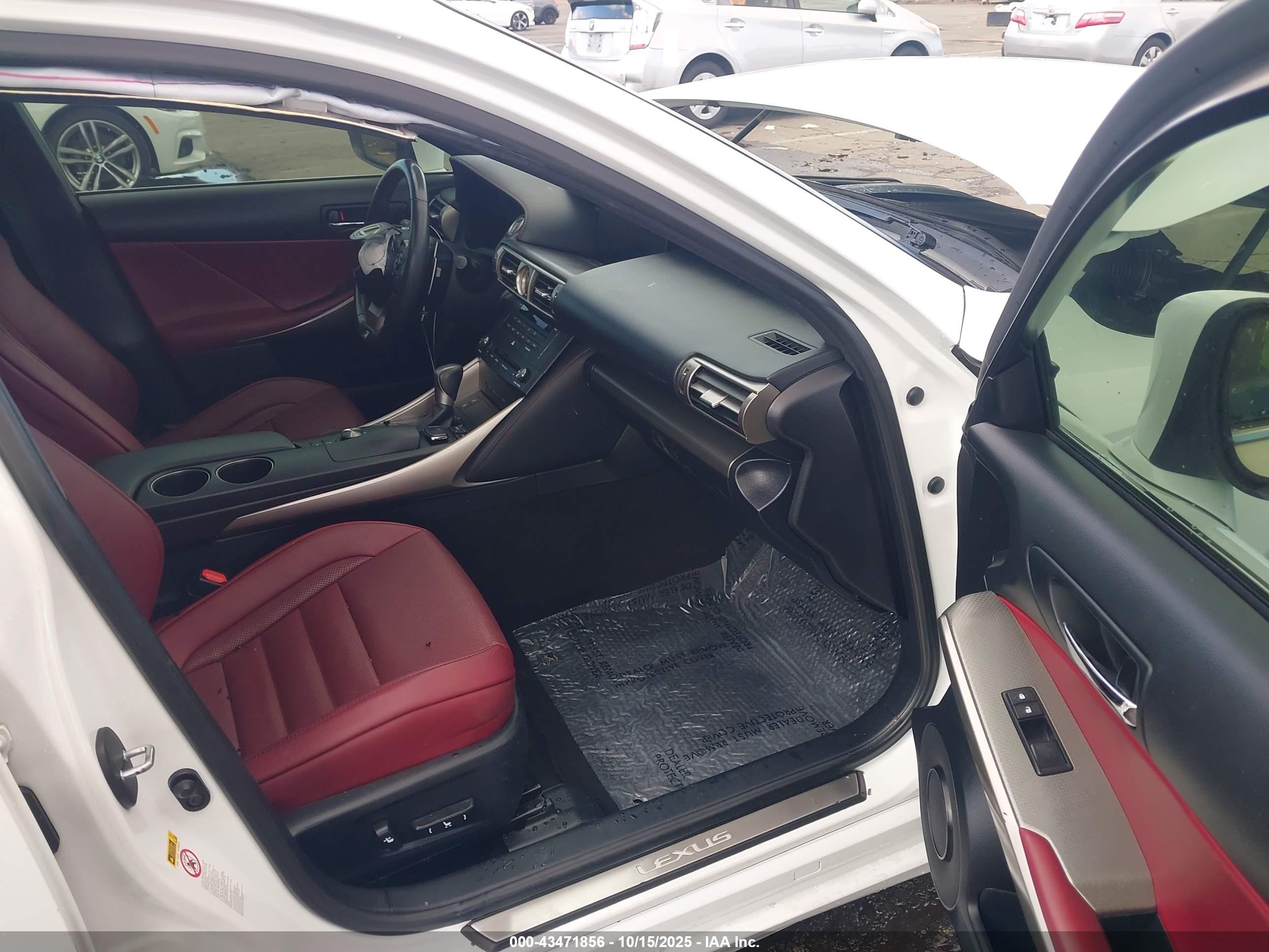LEXUS IS image 5