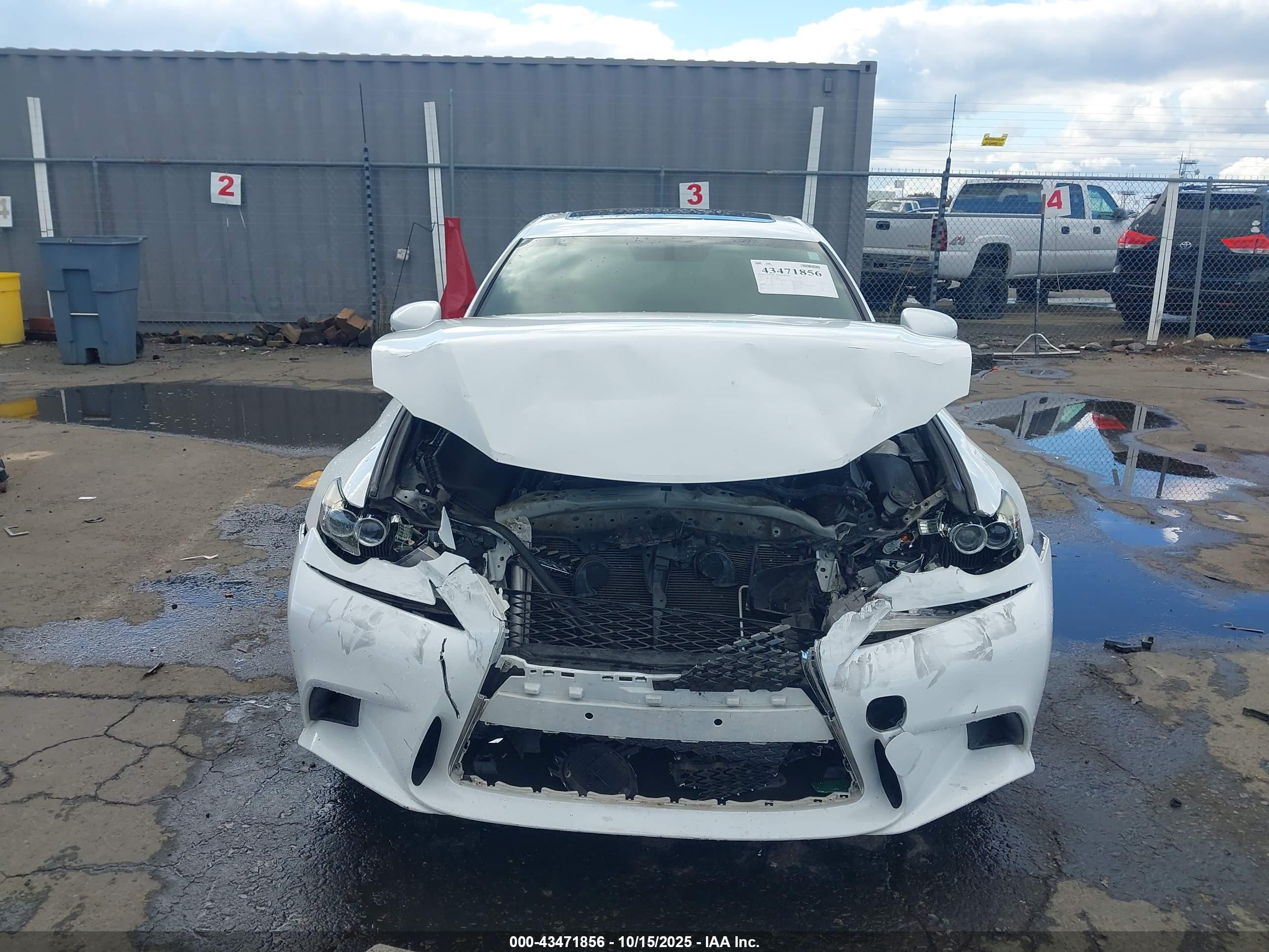 LEXUS IS image 6