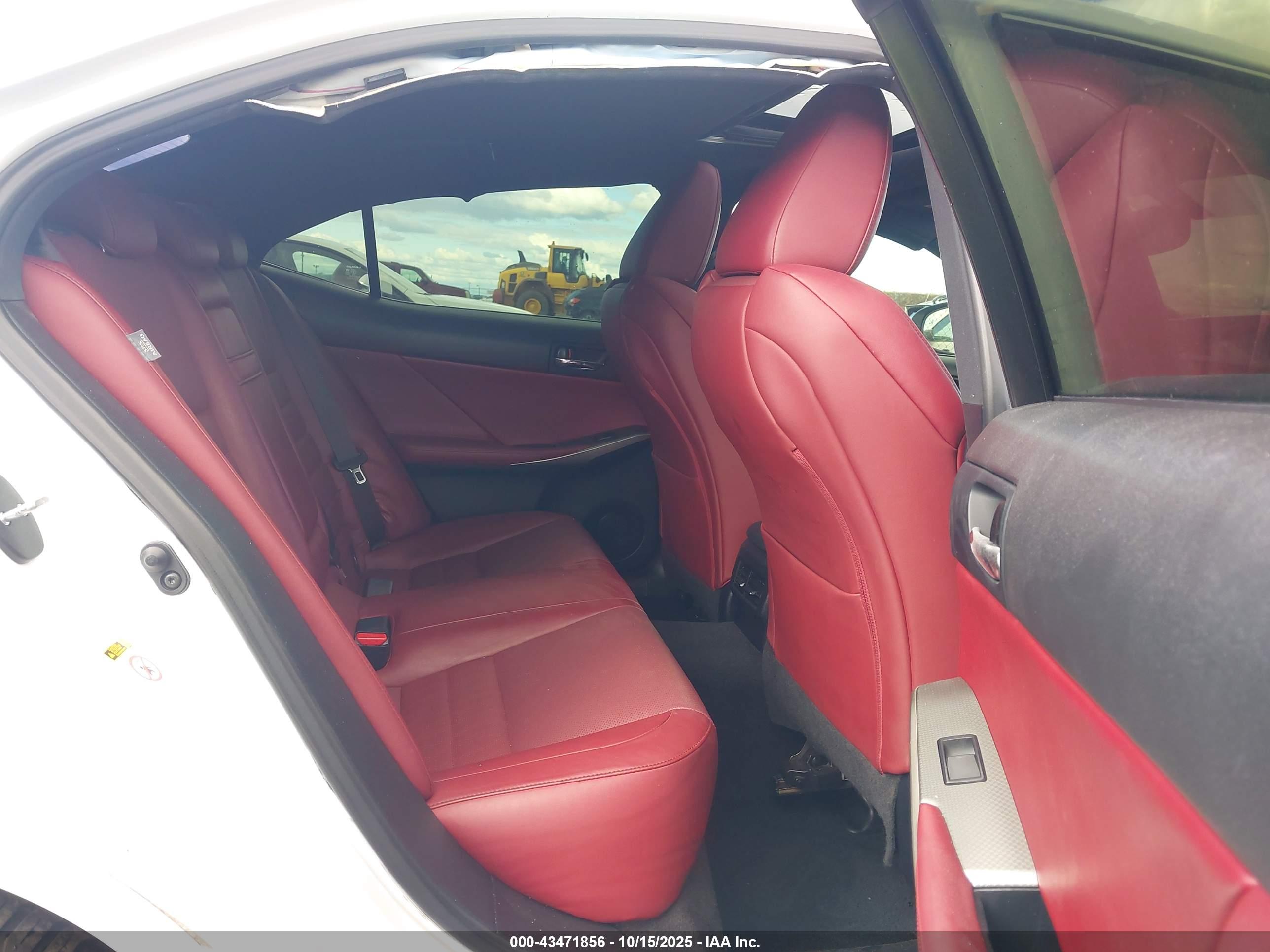 LEXUS IS image 8