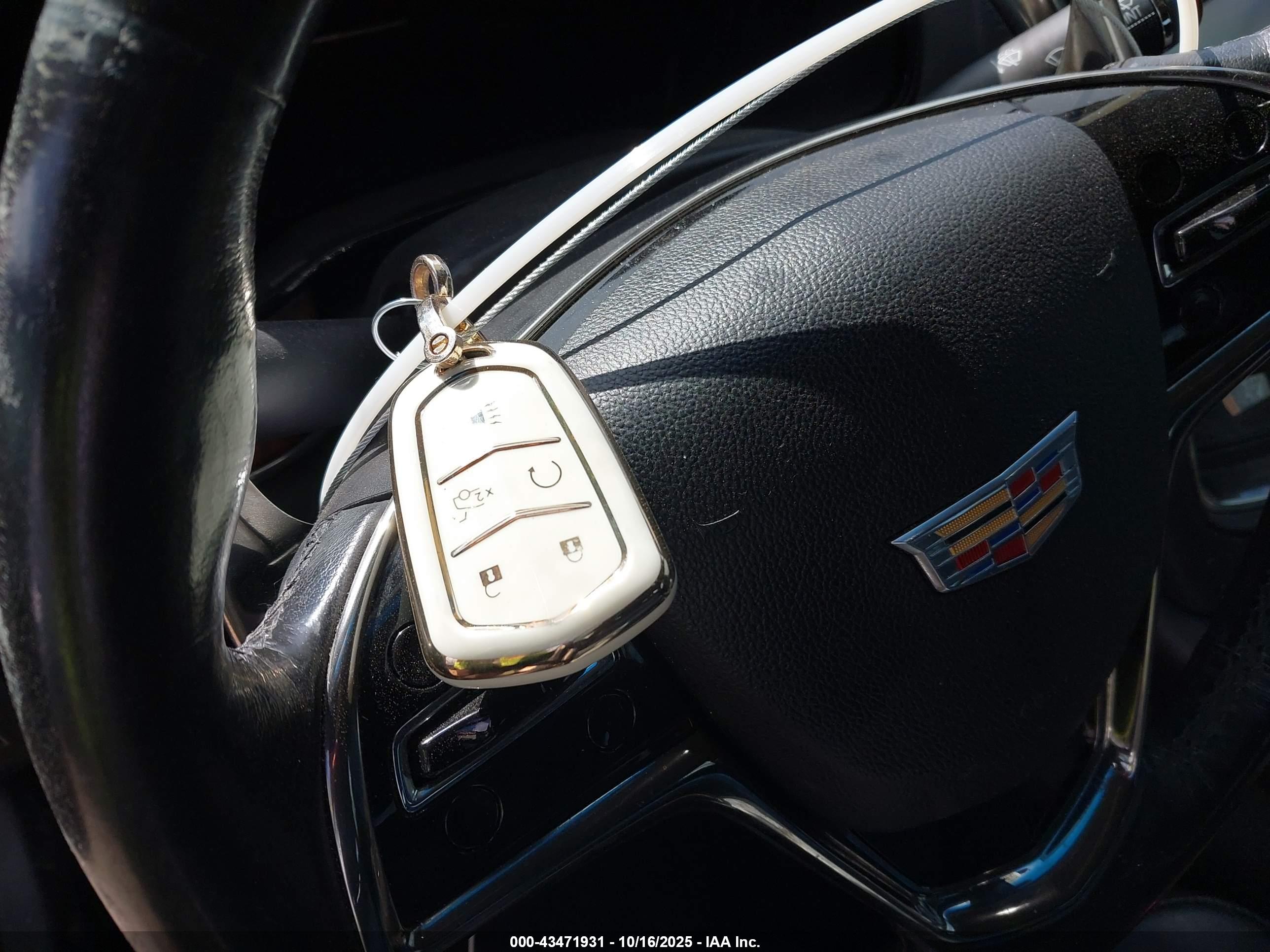 CADILLAC CTS image 11