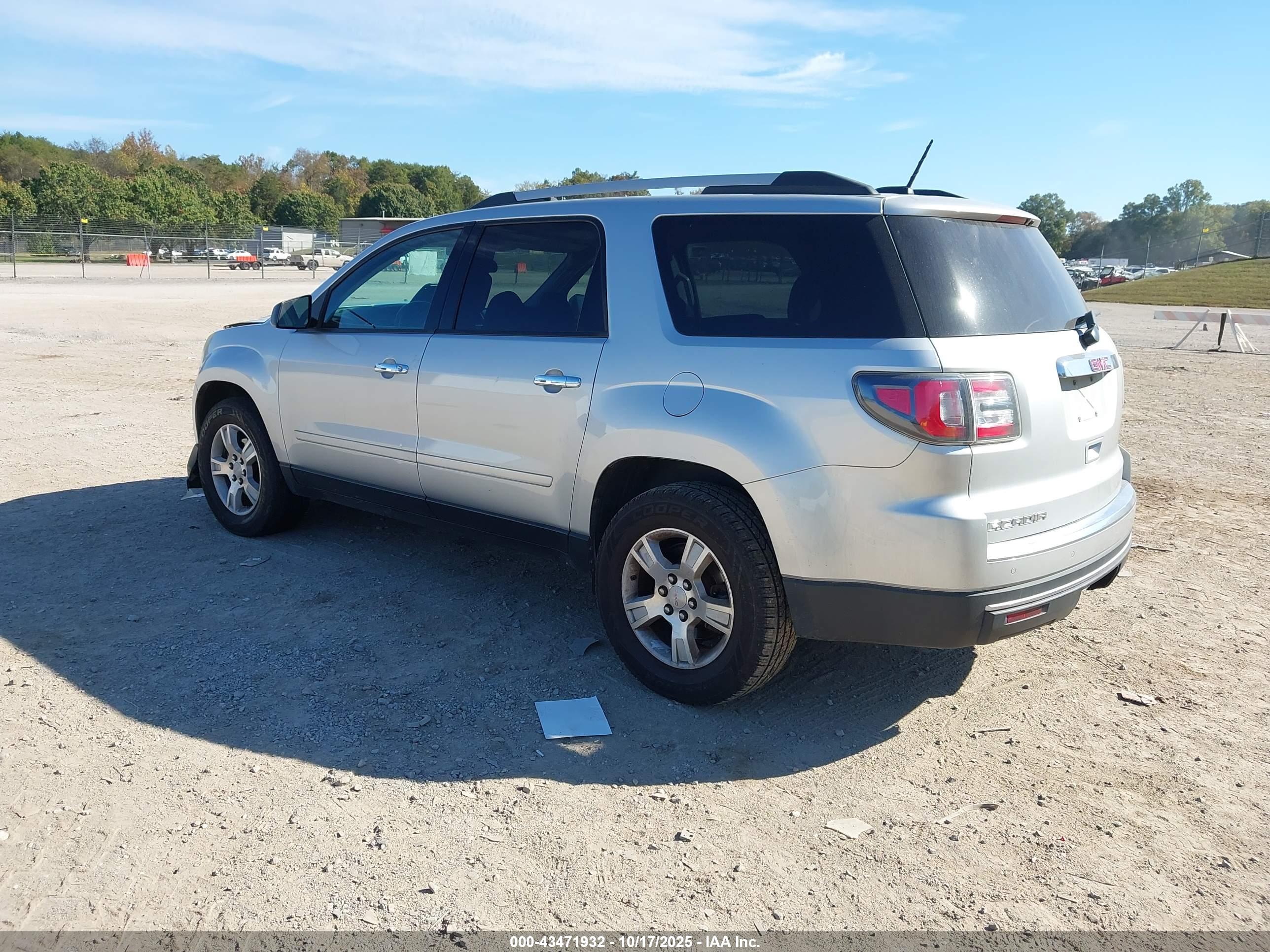 GMC ACADIA image 3