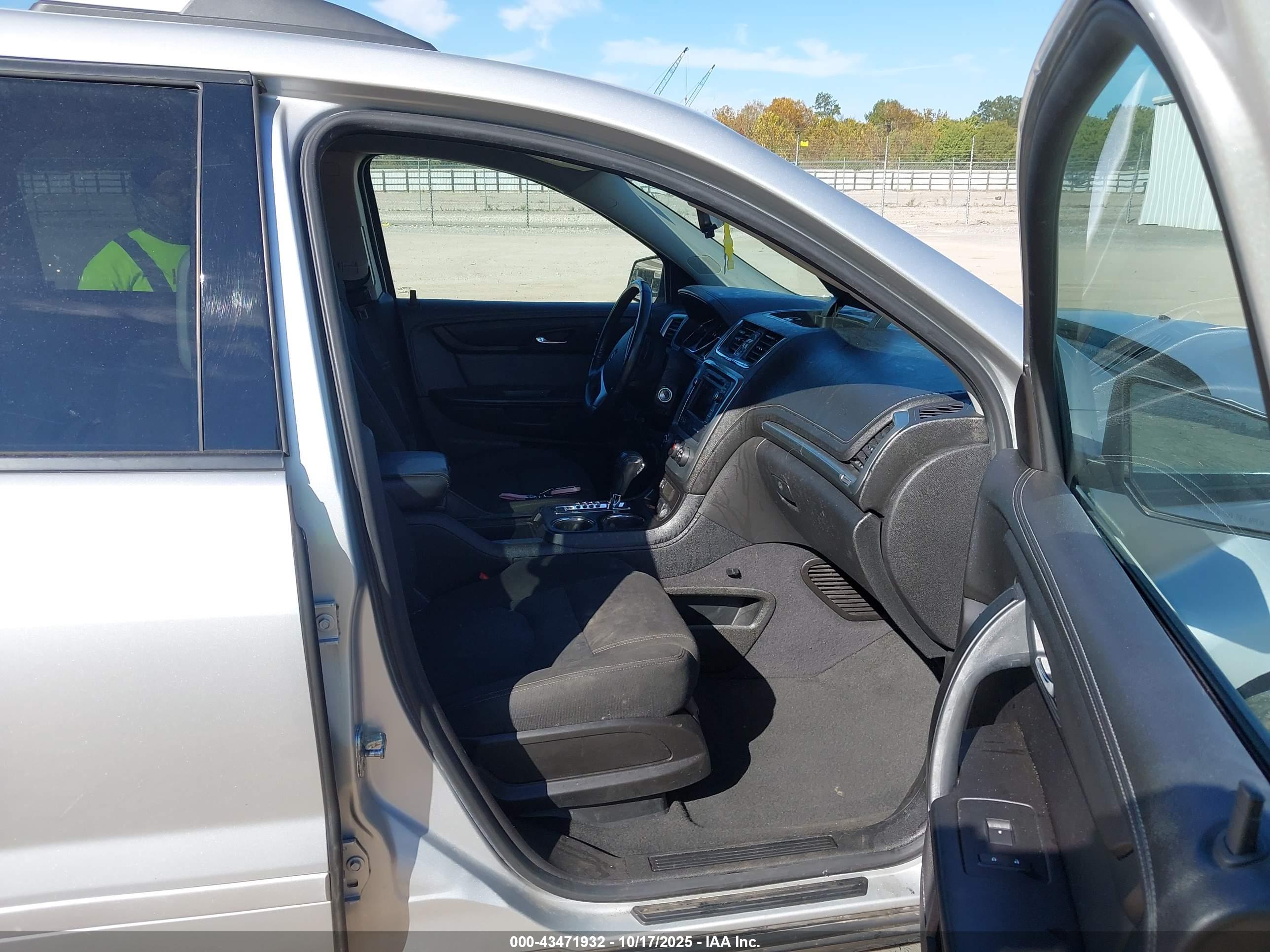 GMC ACADIA image 5