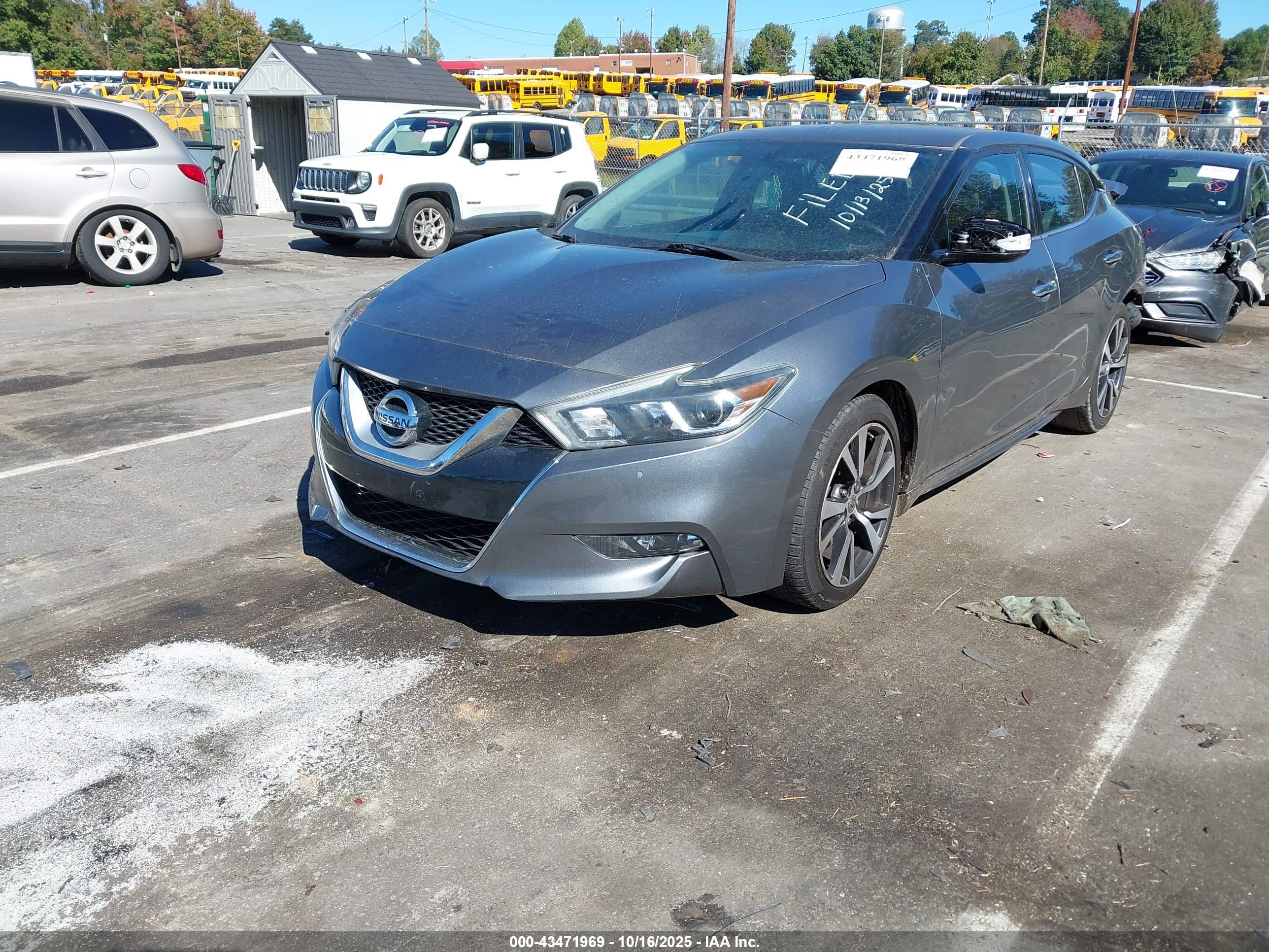 NISSAN MAXIMA image 2