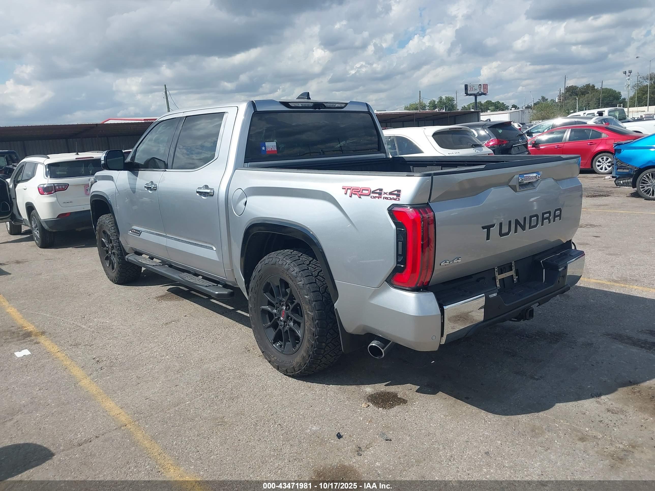 TOYOTA TUNDRA image 3