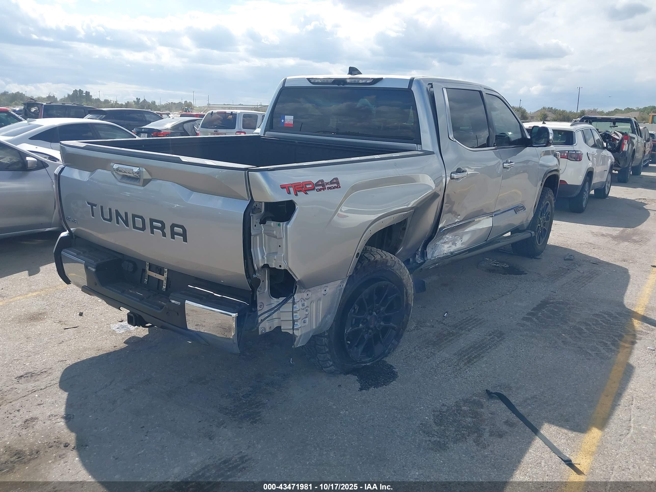 TOYOTA TUNDRA image 4