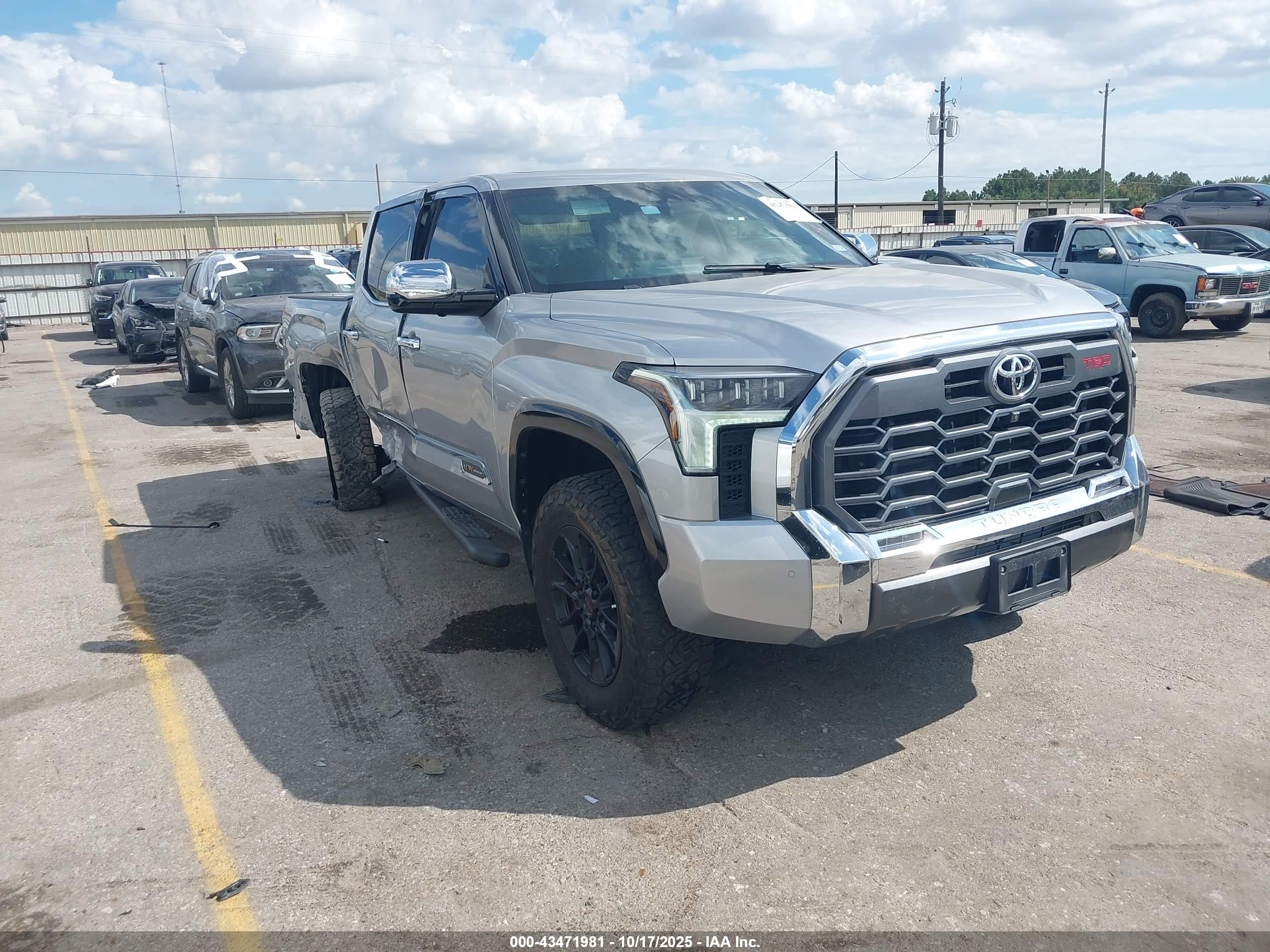 TOYOTA TUNDRA image 6