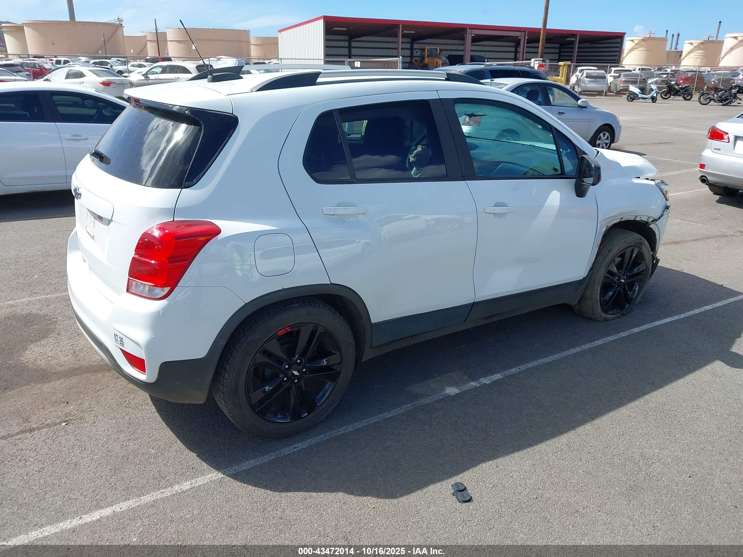 CHEVROLET TRAX image 4