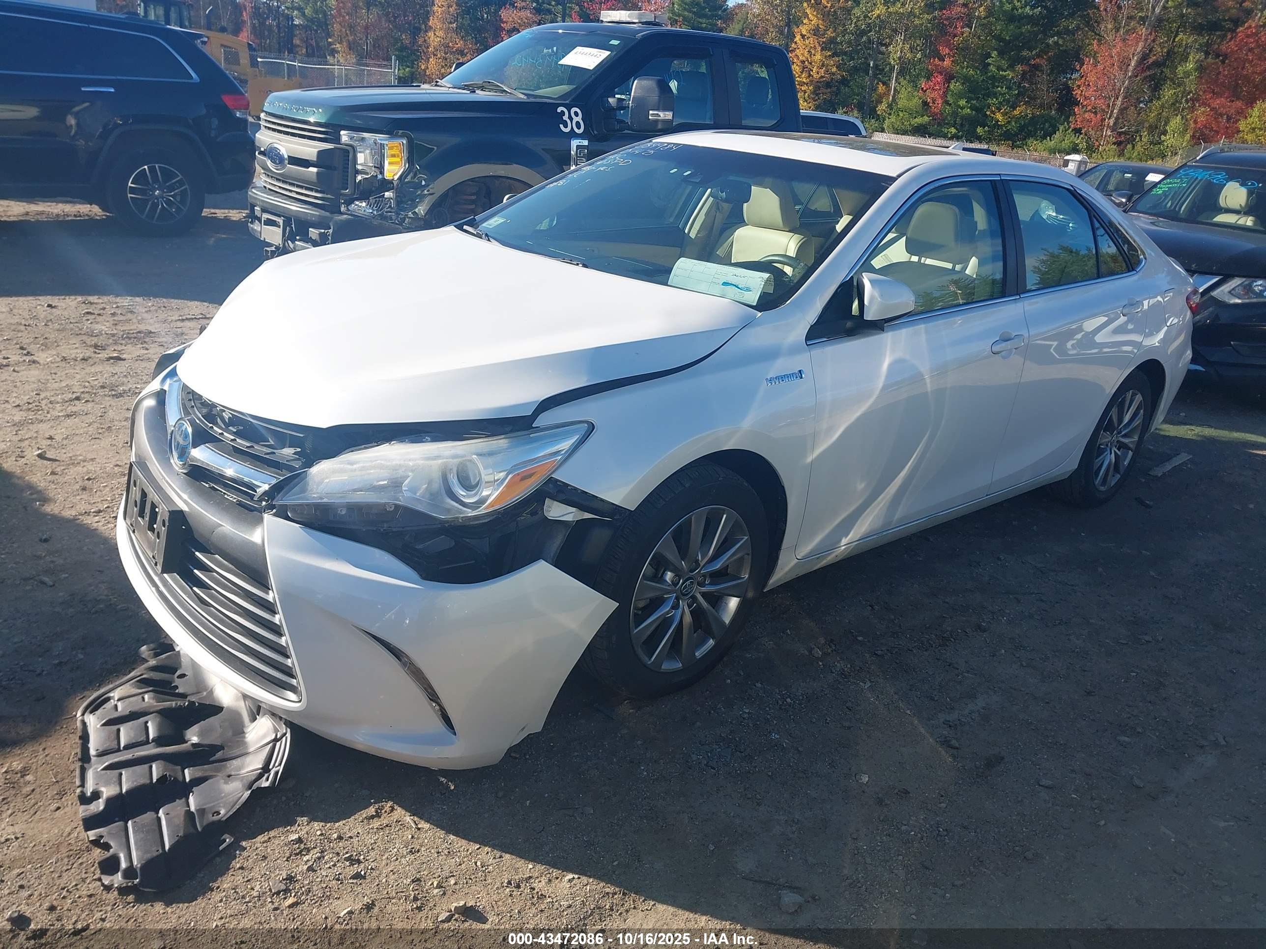 TOYOTA CAMRY image 2