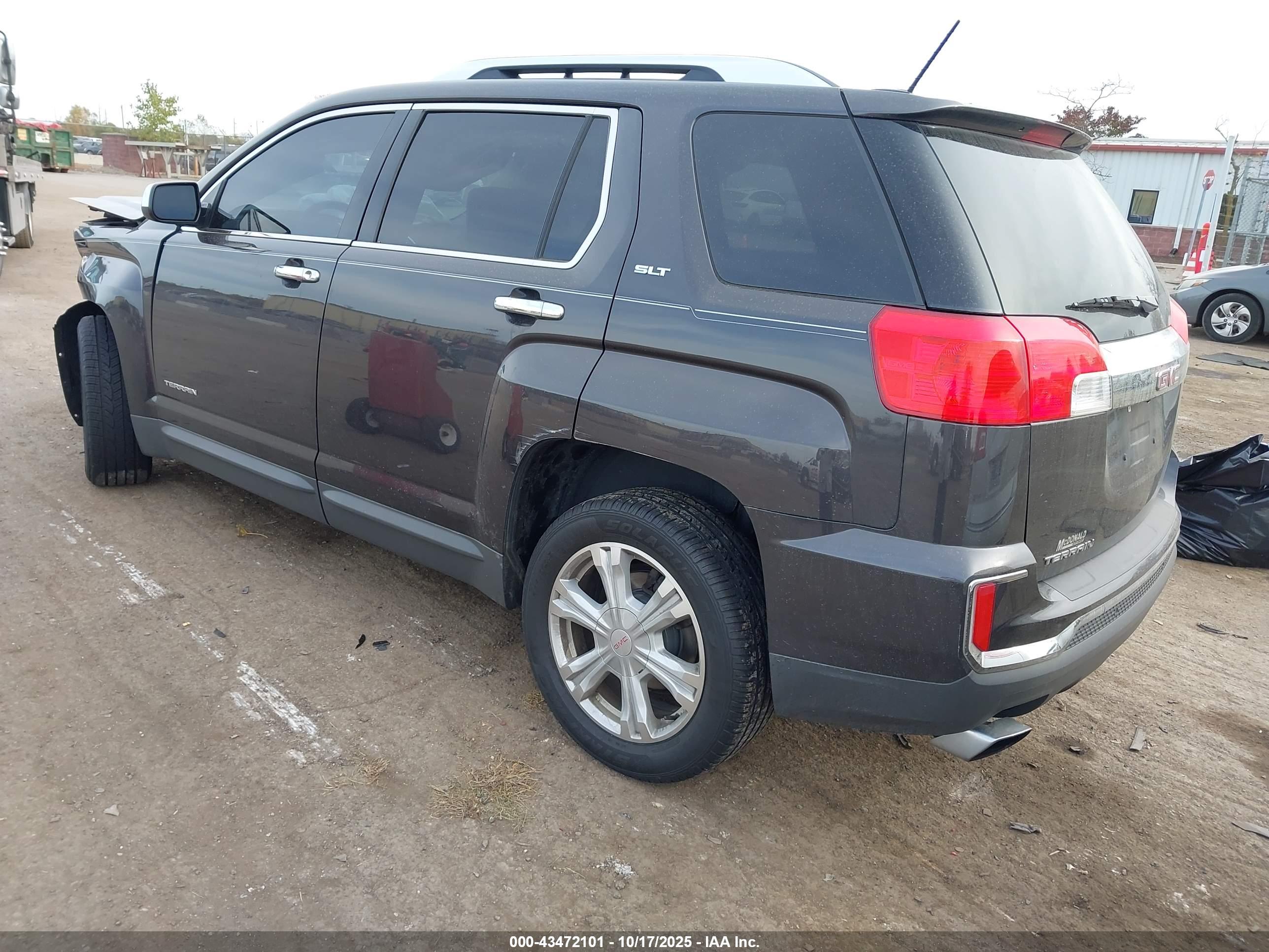 GMC TERRAIN image 3