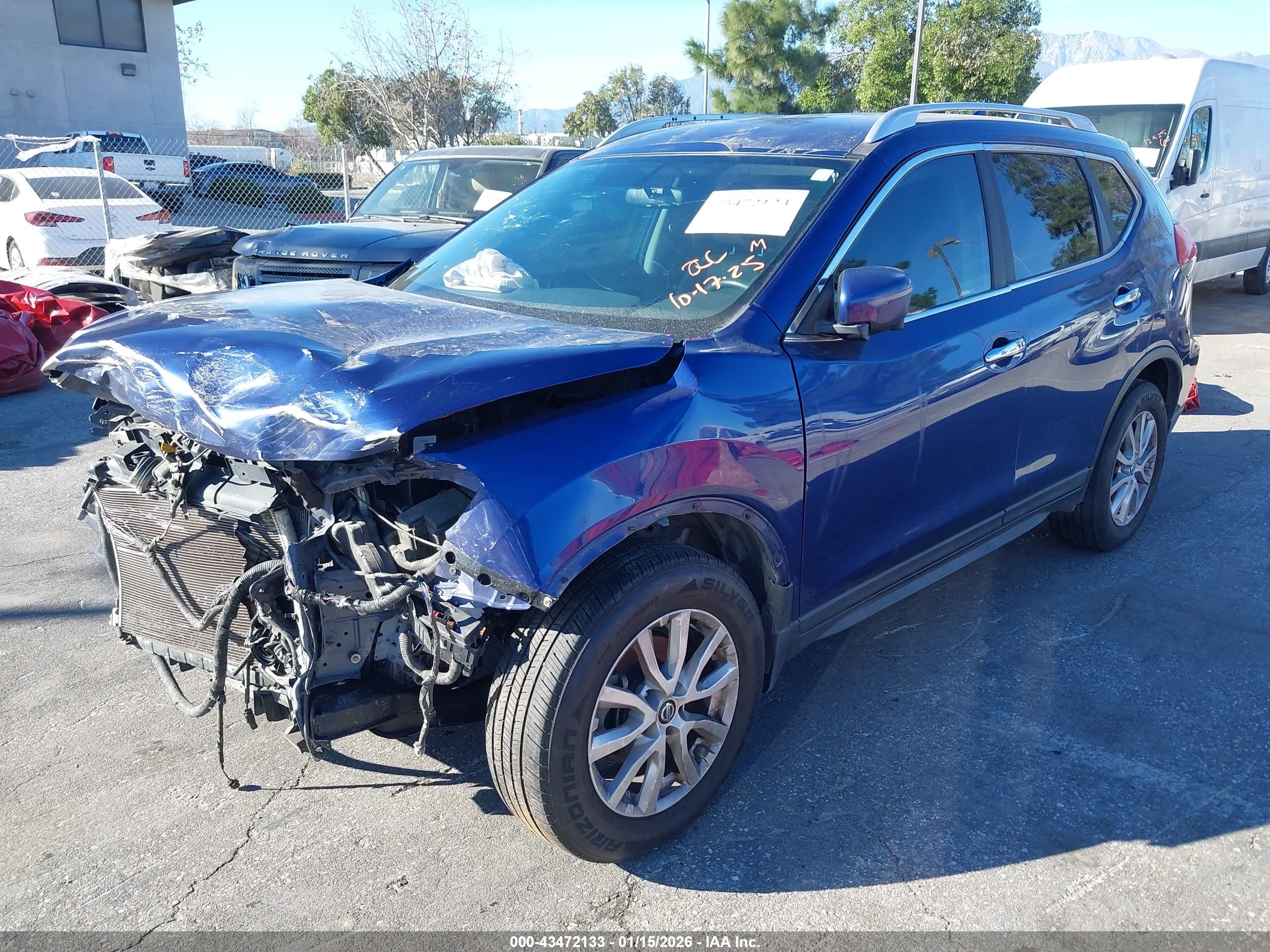 NISSAN ROGUE image 2