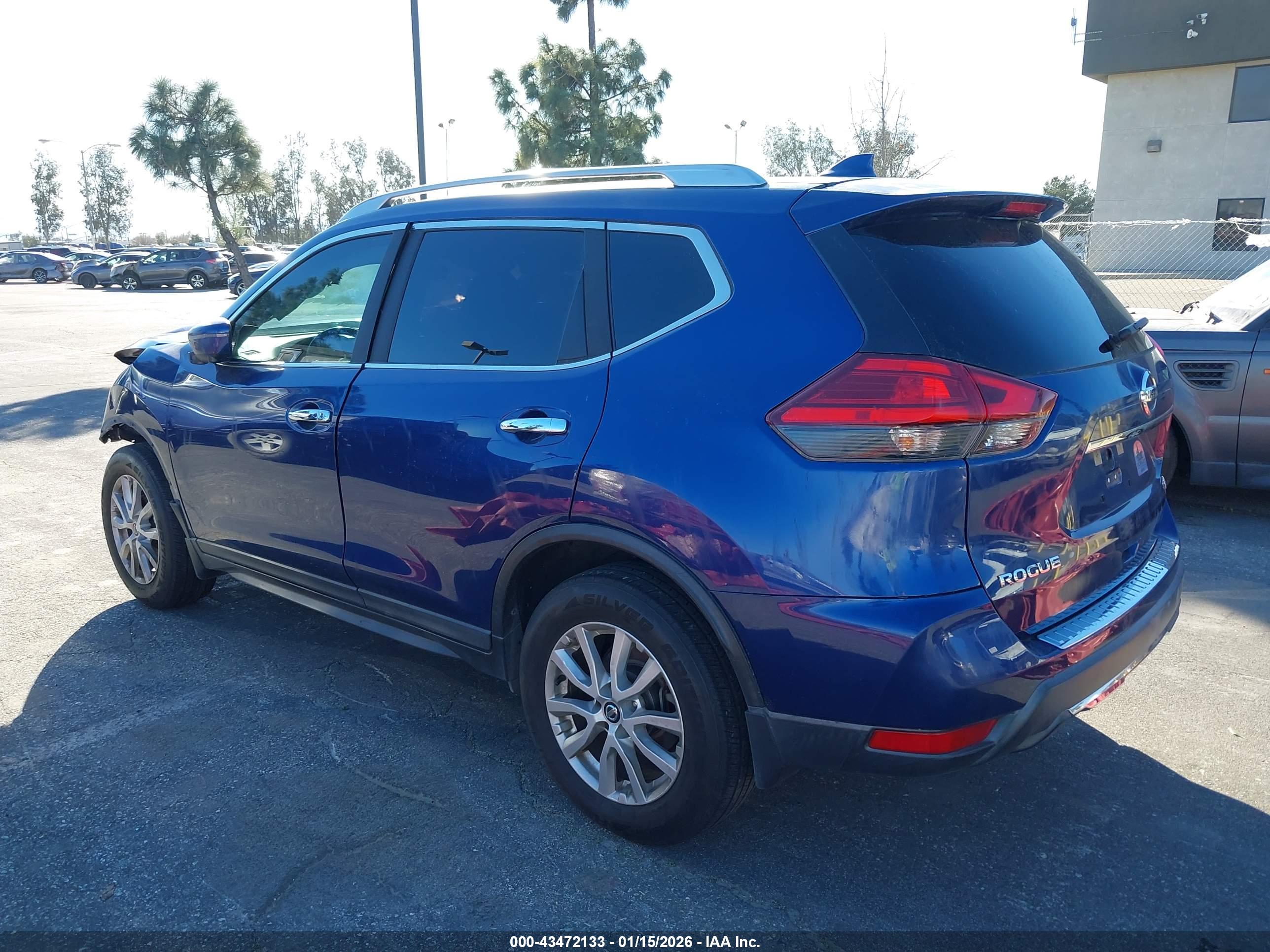 NISSAN ROGUE image 3