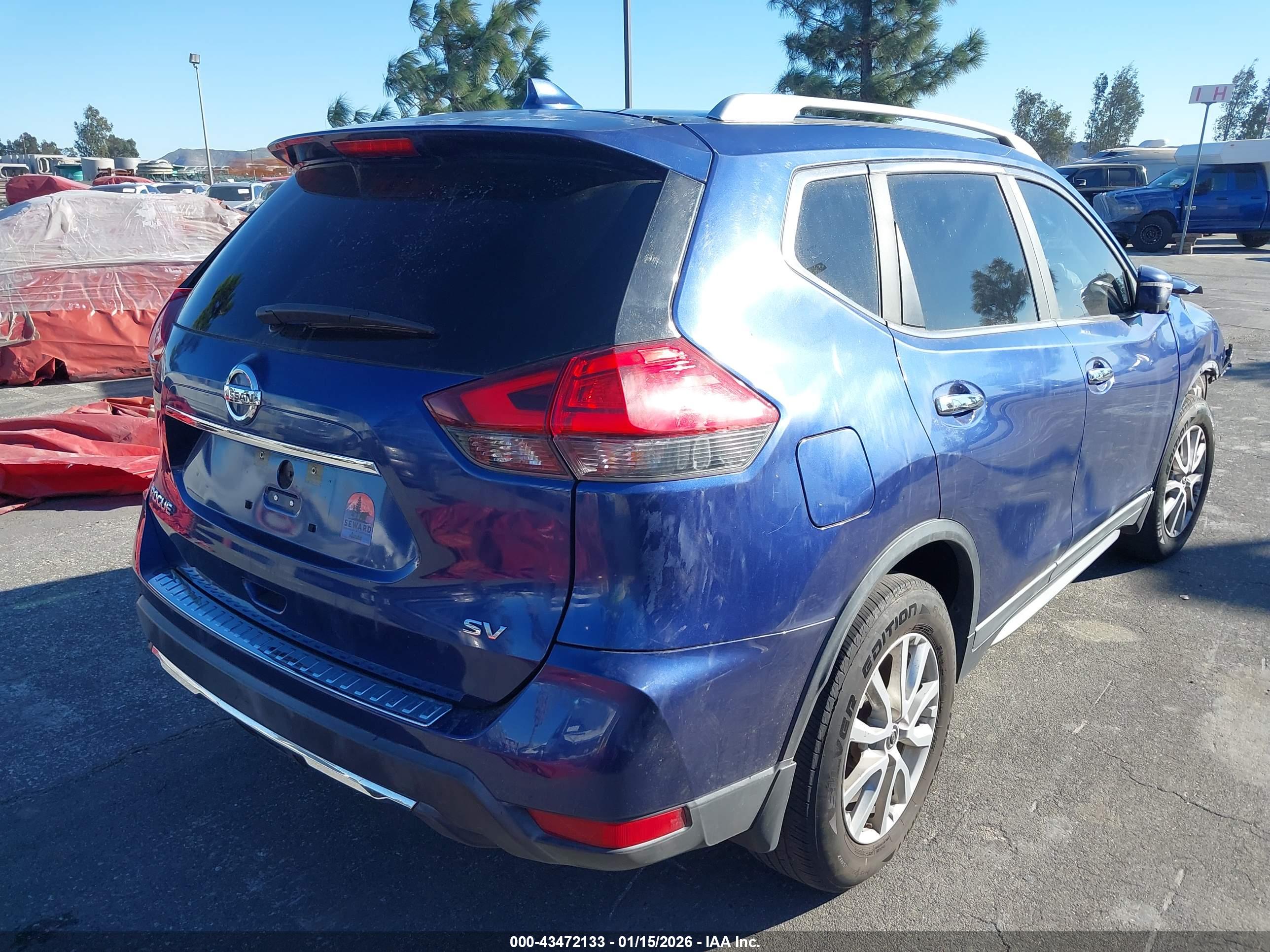 NISSAN ROGUE image 4