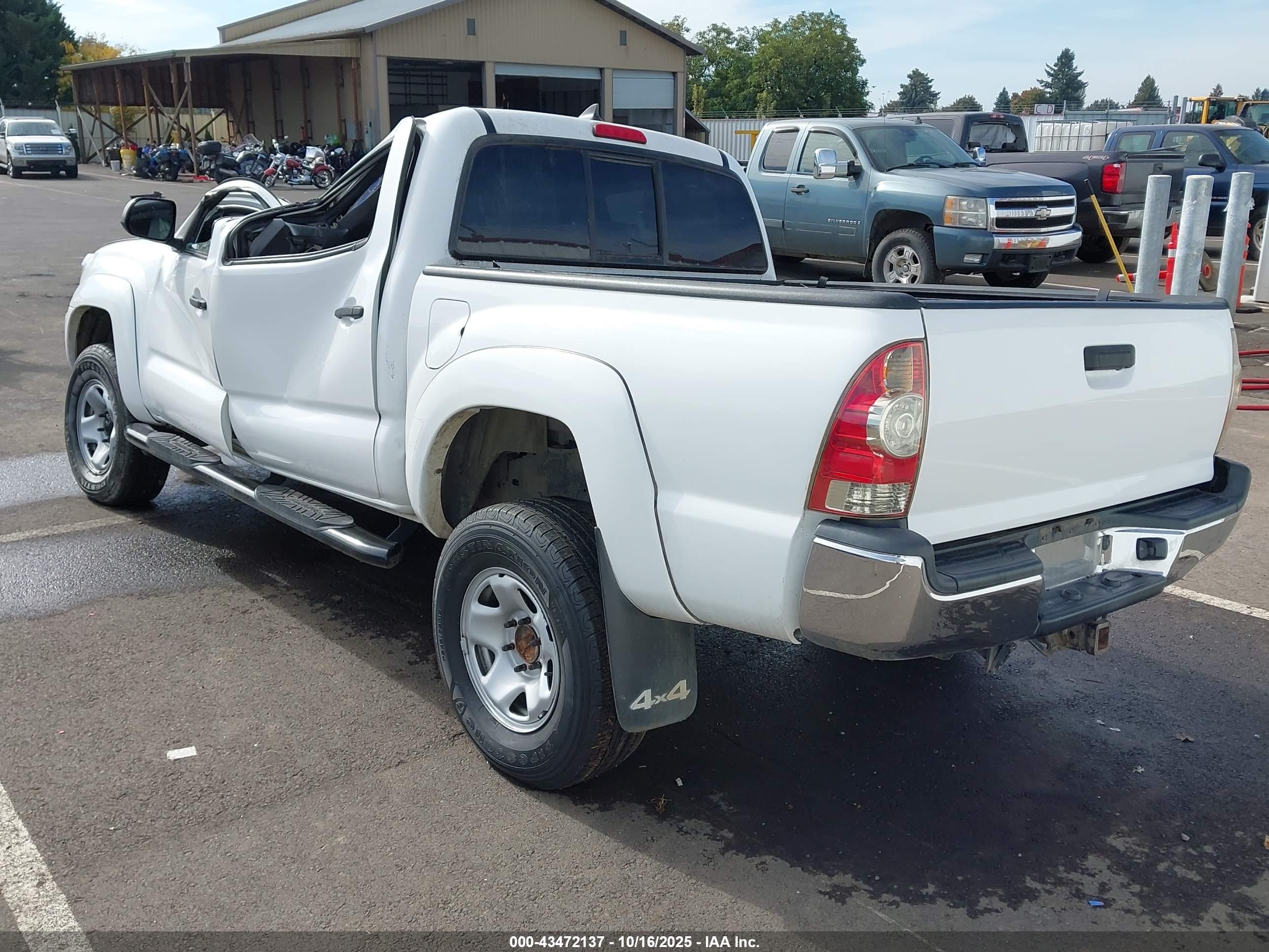 TOYOTA TACOMA image 3