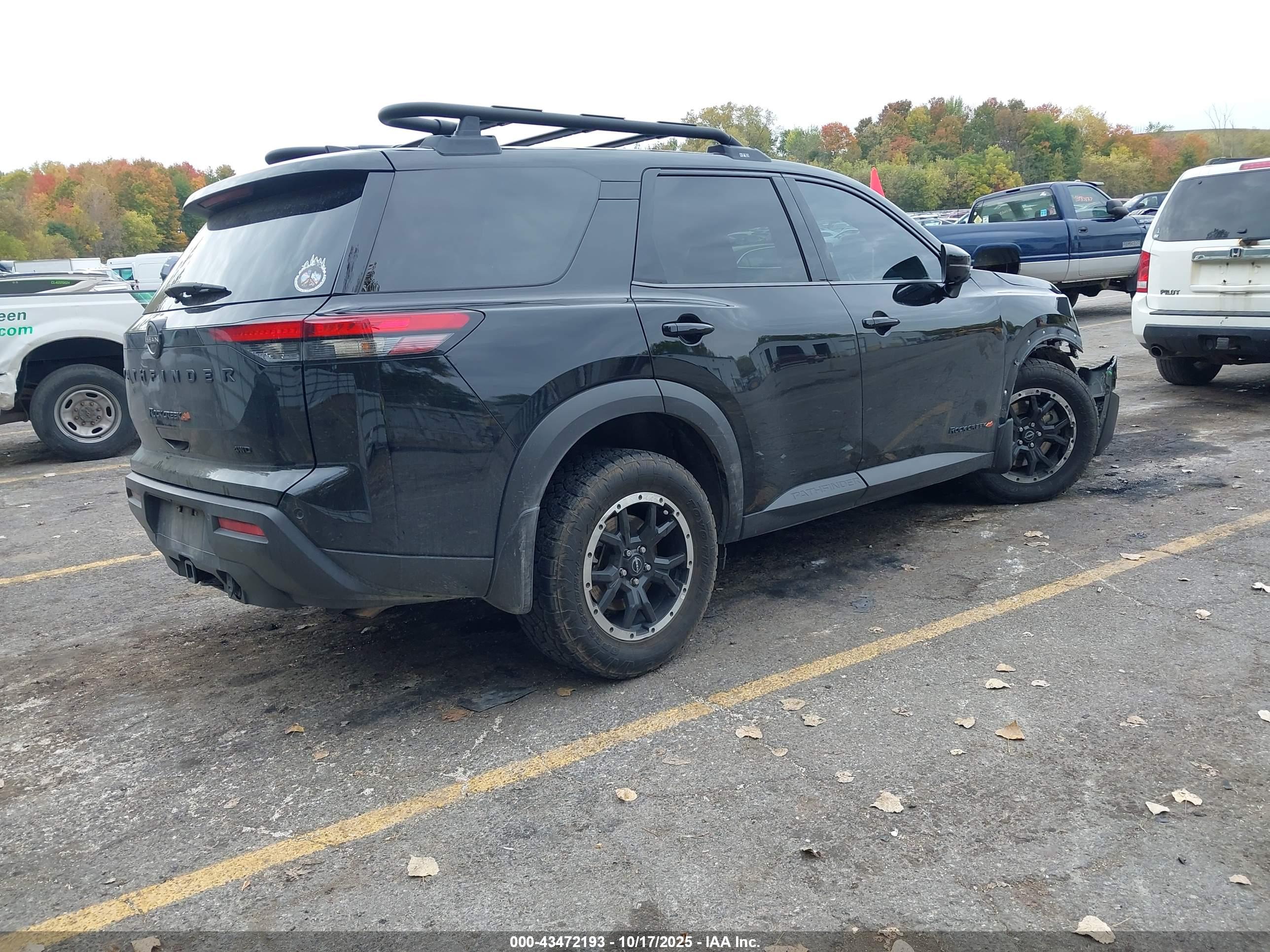 NISSAN PATHFINDER image 4