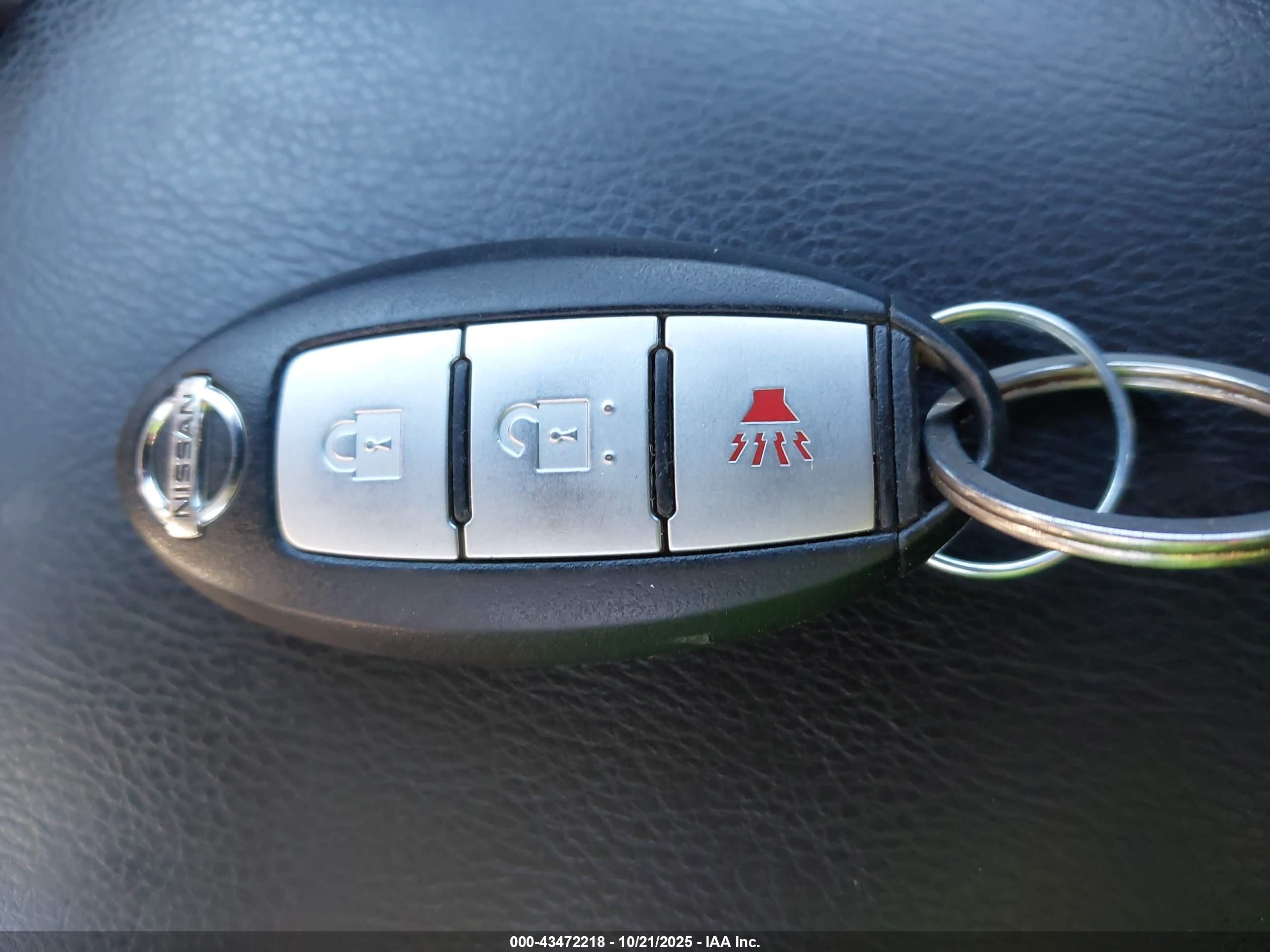 NISSAN ROGUE image 11